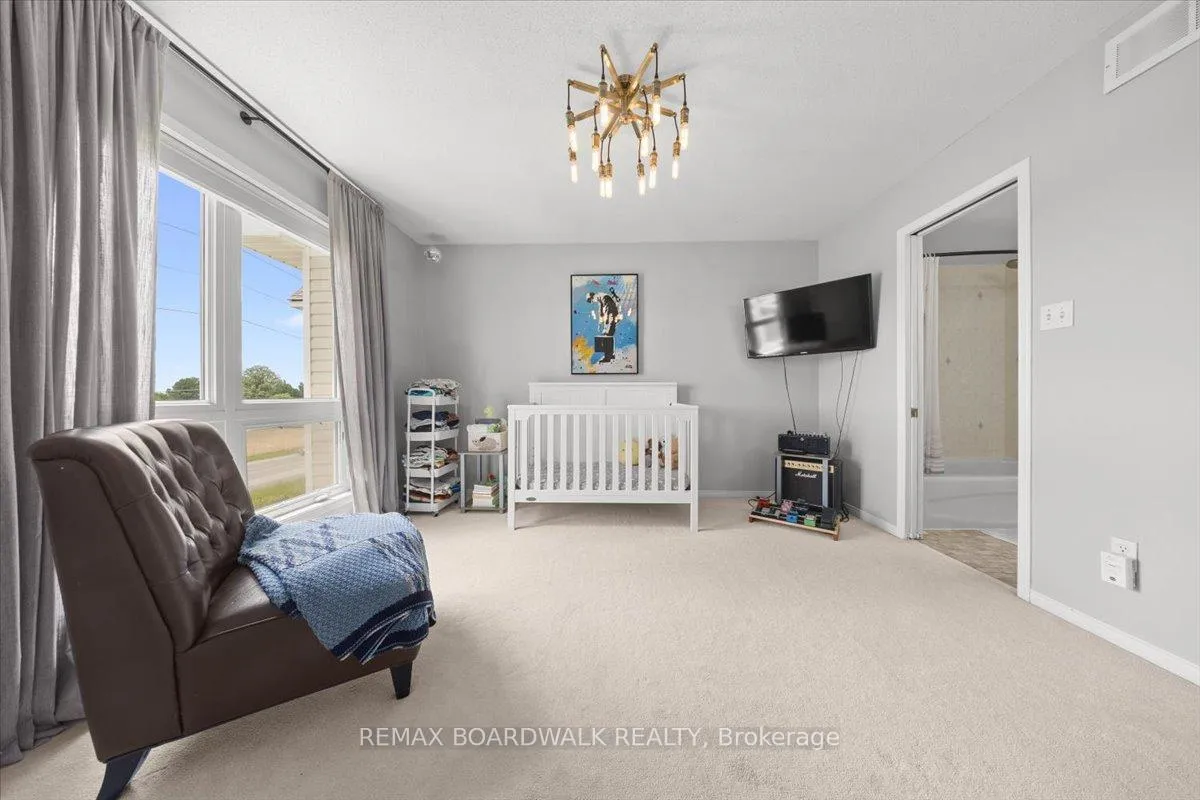 Photo 33 of 366 Crownridge Drive, Ottawa, Kanata - Emerald Meadows/Trailwest — HOMEH