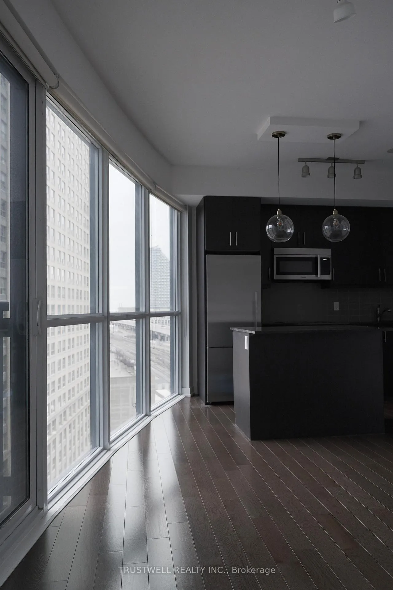 Photo 6 of Unit 1105, 1 The Esplanade, Toronto, Waterfront Communities — HOMEH