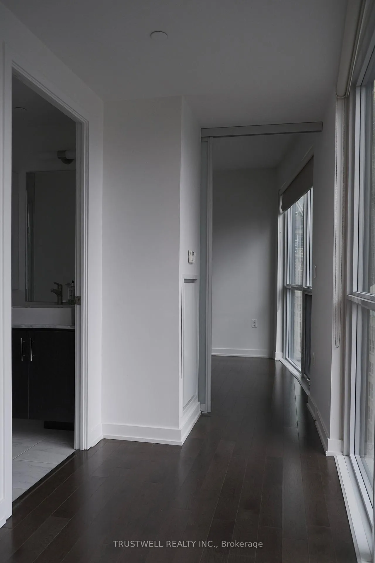 Photo 8 of Unit 1105, 1 The Esplanade, Toronto, Waterfront Communities — HOMEH