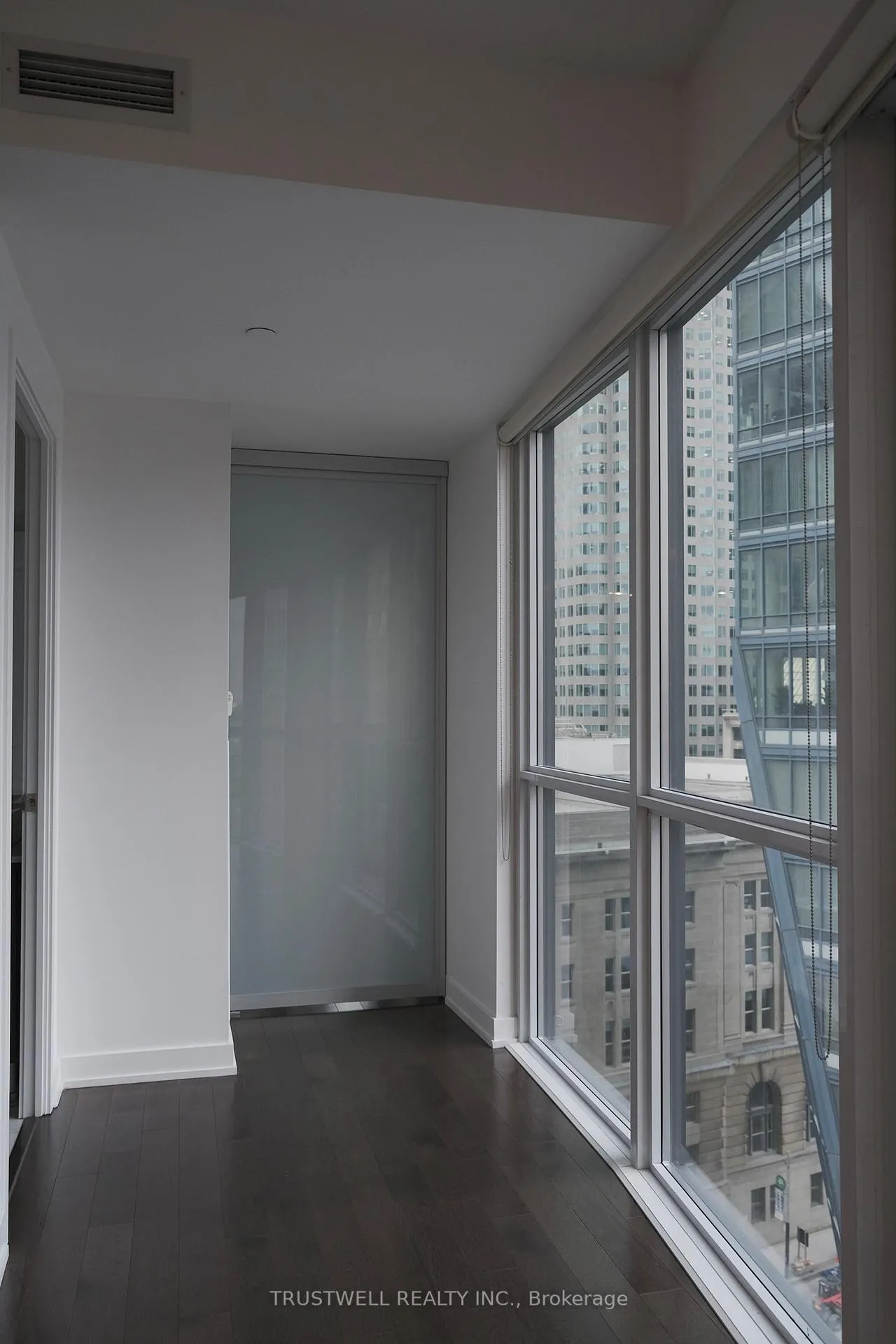 Photo 9 of Unit 1105, 1 The Esplanade, Toronto, Waterfront Communities — HOMEH