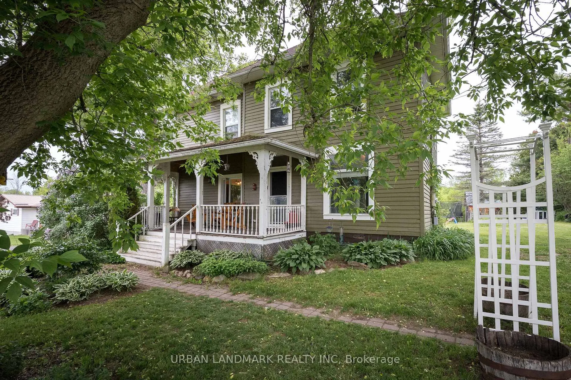 Photo of 122 Seymour Street W