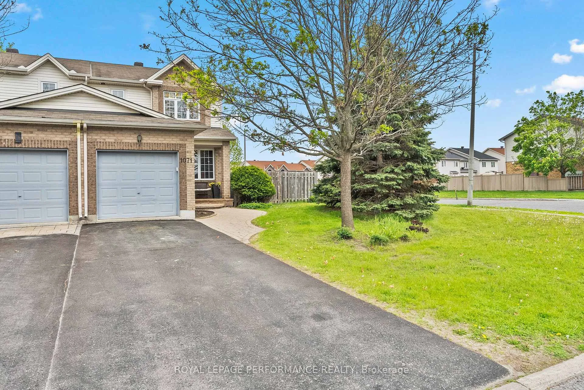 Photo 1 of 1071 Brasseur Crescent, Ottawa, Fallingbrook/Gardenway South — HOMEH