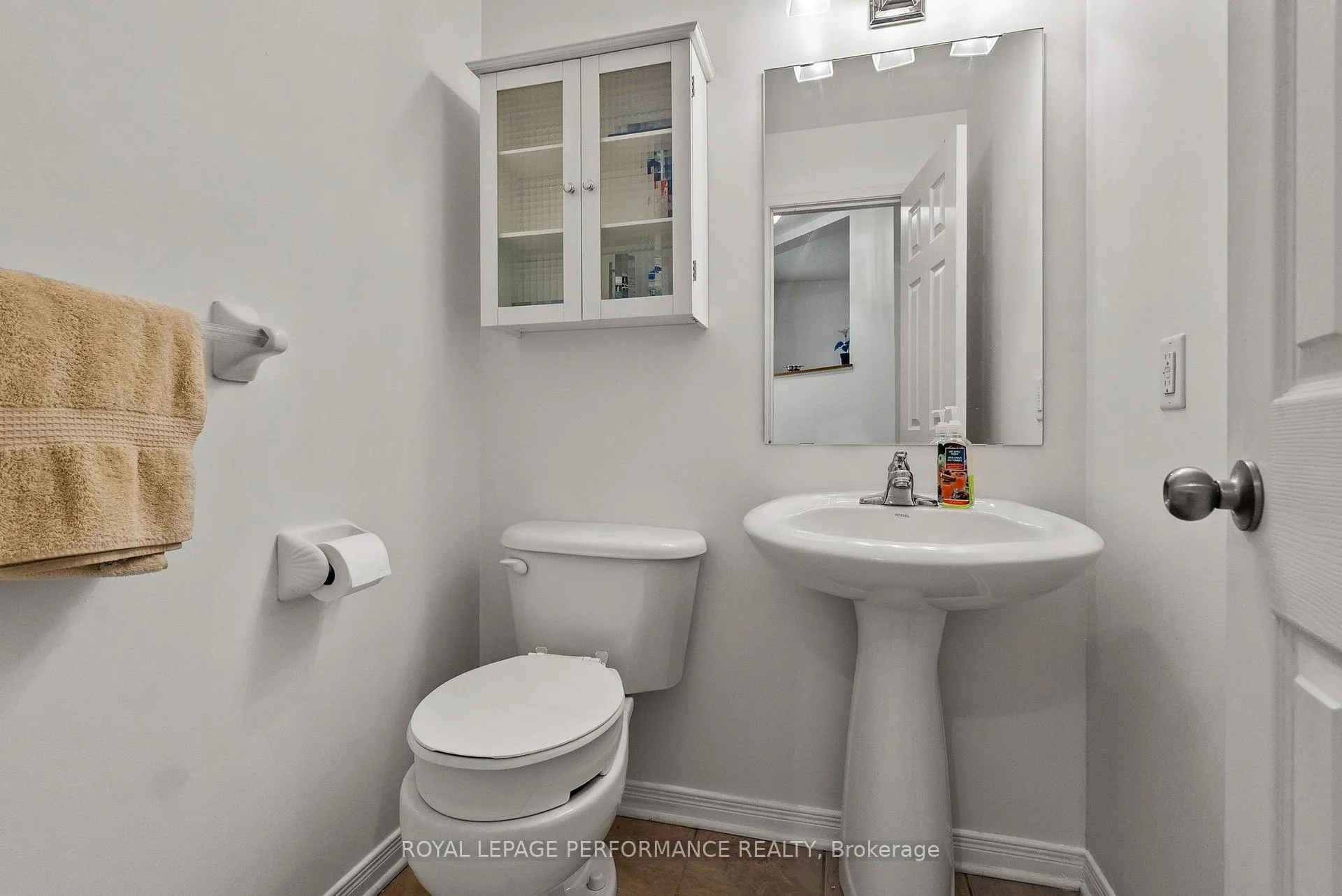 Photo 4 of 1071 Brasseur Crescent, Ottawa, Fallingbrook/Gardenway South — HOMEH
