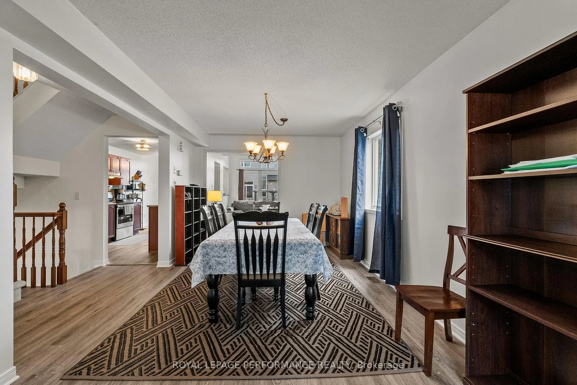 Photo 8 of 1071 Brasseur Crescent, Ottawa, Fallingbrook/Gardenway South — HOMEH