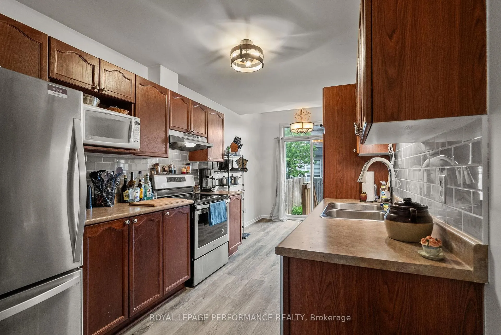 Photo 11 of 1071 Brasseur Crescent, Ottawa, Fallingbrook/Gardenway South — HOMEH