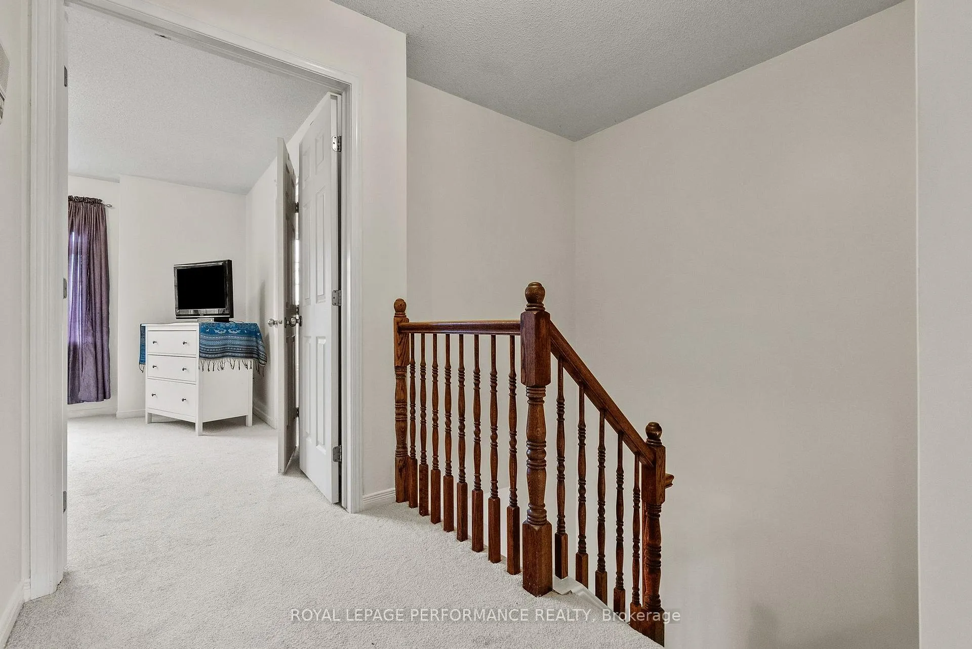 Photo 14 of 1071 Brasseur Crescent, Ottawa, Fallingbrook/Gardenway South — HOMEH