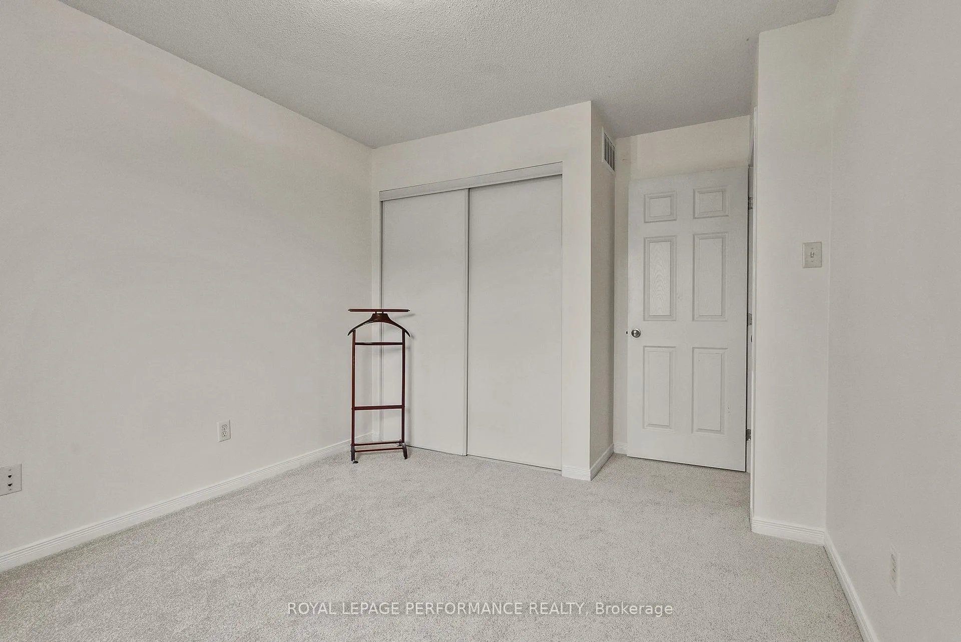 Photo 21 of 1071 Brasseur Crescent, Ottawa, Fallingbrook/Gardenway South — HOMEH