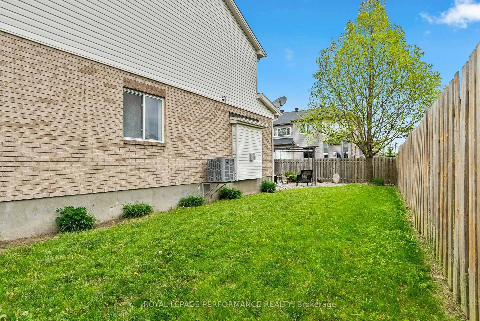 Photo 28 of 1071 Brasseur Crescent, Ottawa, Fallingbrook/Gardenway South — HOMEH