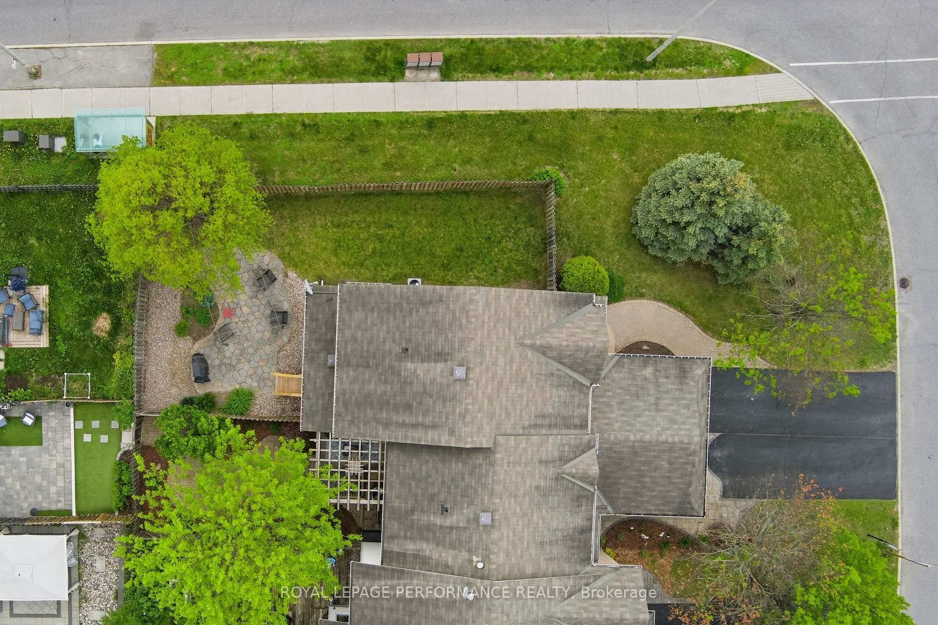 Photo 29 of 1071 Brasseur Crescent, Ottawa, Fallingbrook/Gardenway South — HOMEH