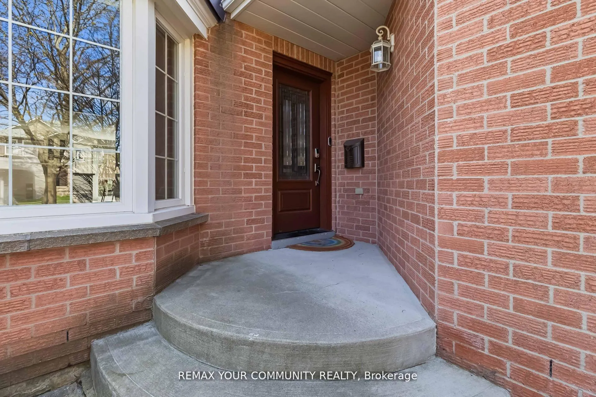 Photo 3 of 4184 Vermont Crescent, Burlington, Rose — HOMEH
