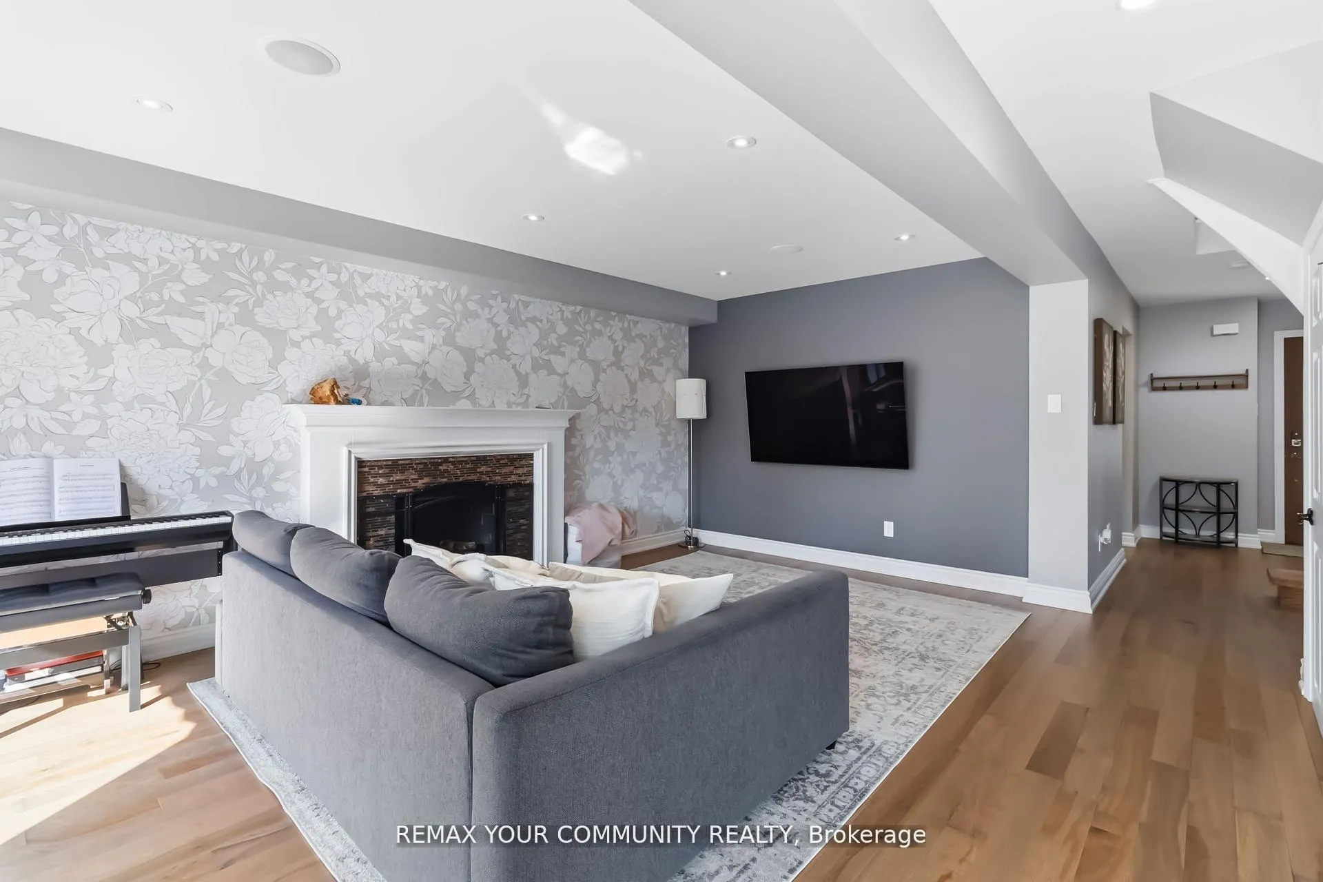 Photo 7 of 4184 Vermont Crescent, Burlington, Rose — HOMEH