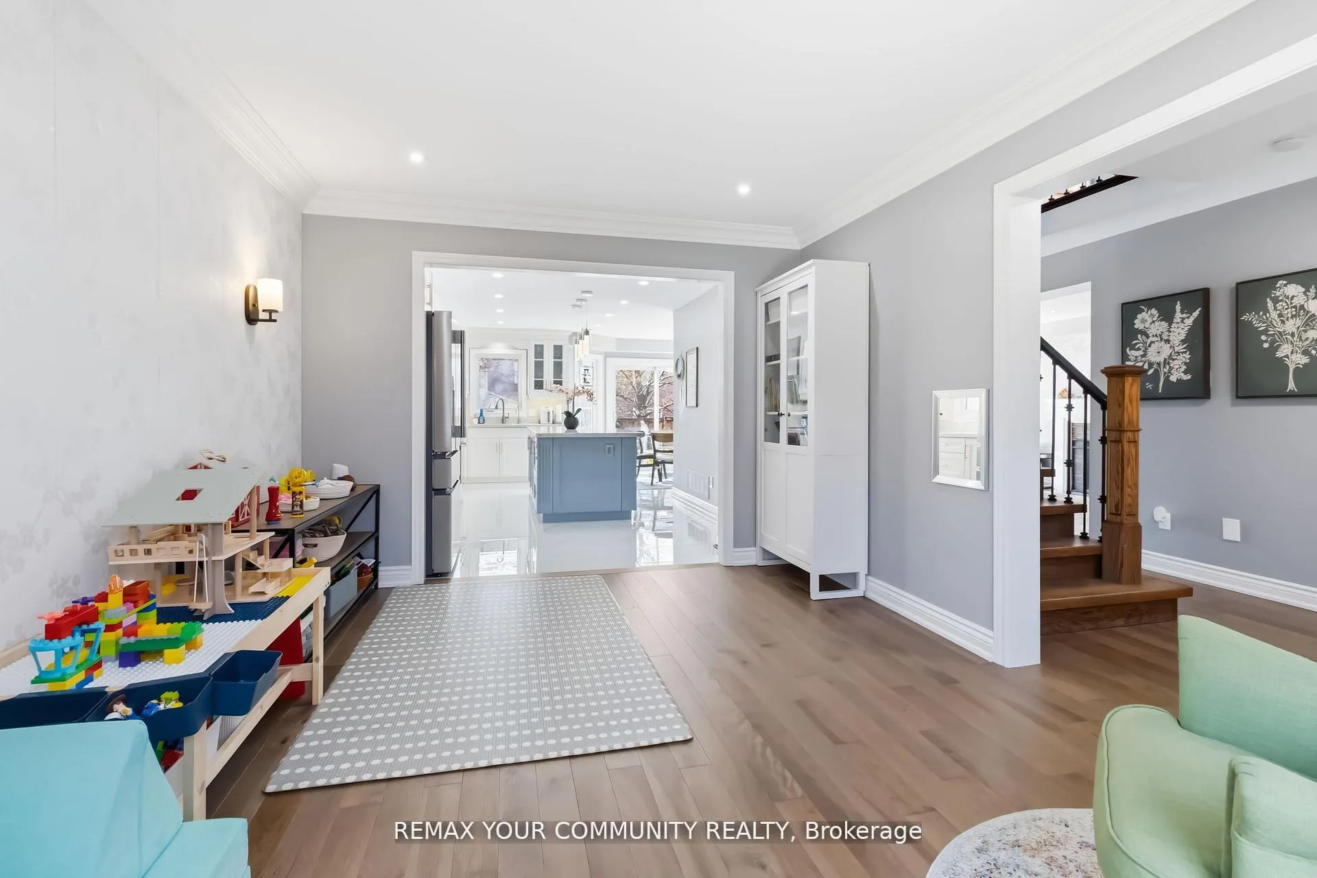 Photo 17 of 4184 Vermont Crescent, Burlington, Rose — HOMEH