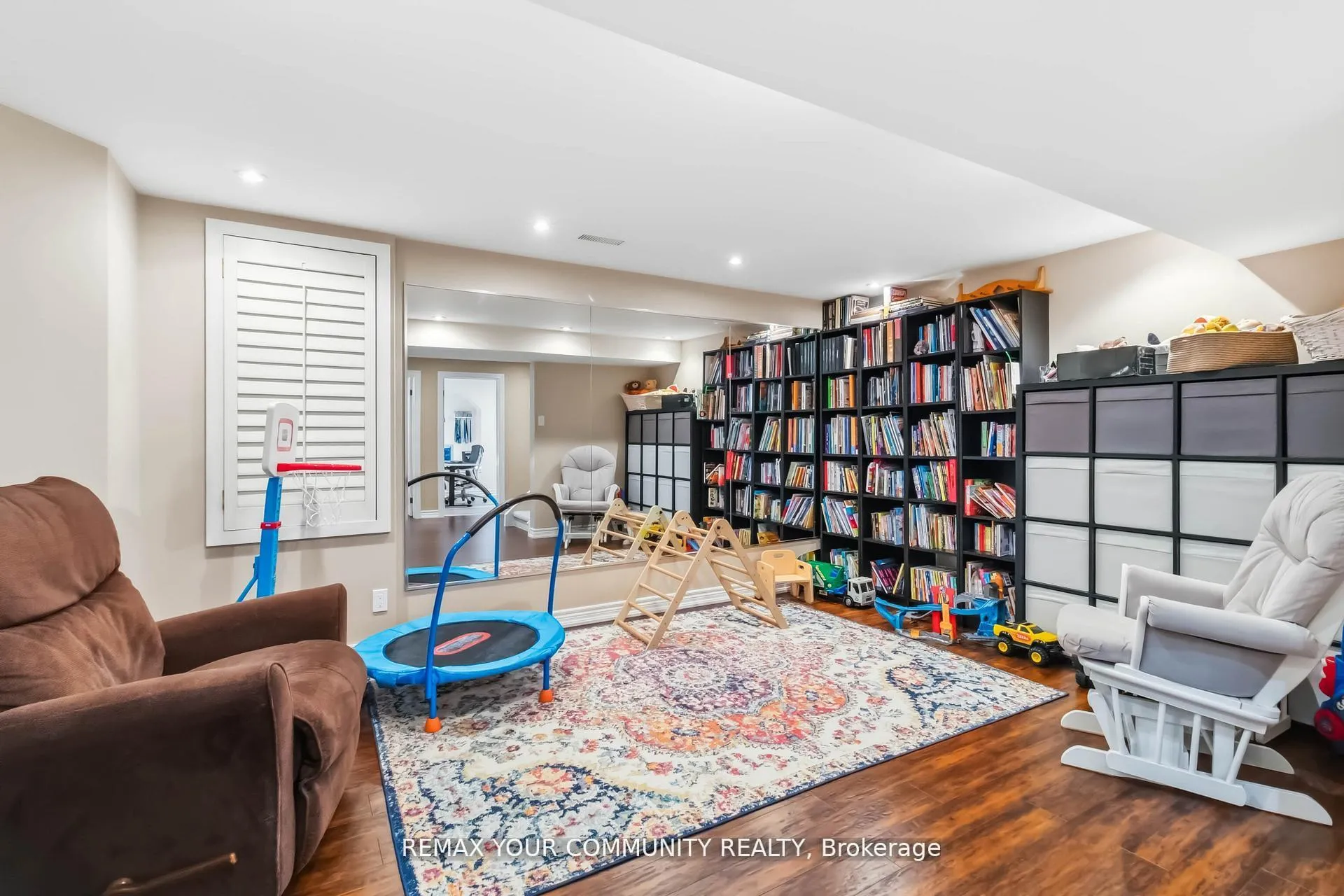 Photo 32 of 4184 Vermont Crescent, Burlington, Rose — HOMEH