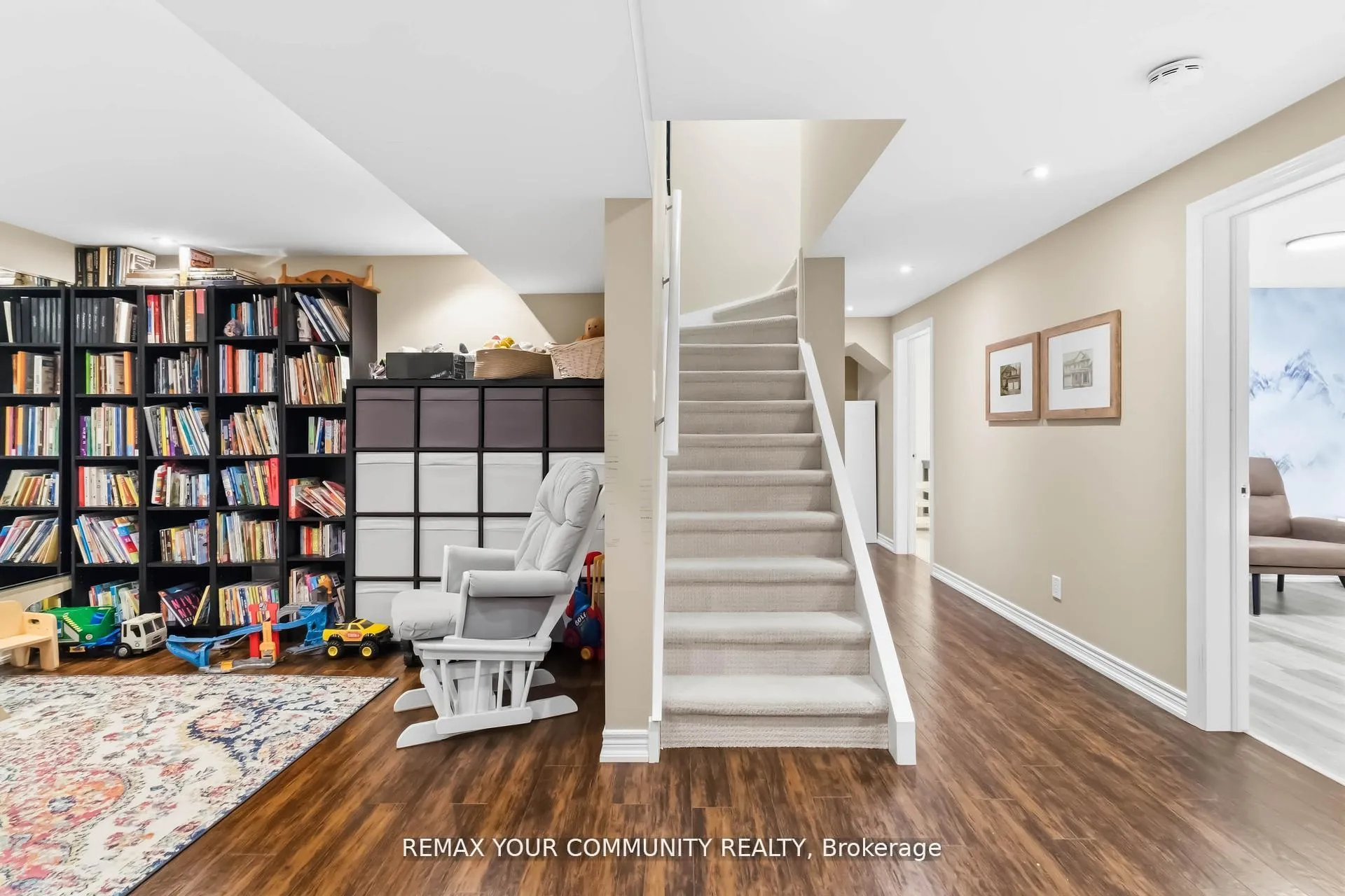 Photo 33 of 4184 Vermont Crescent, Burlington, Rose — HOMEH
