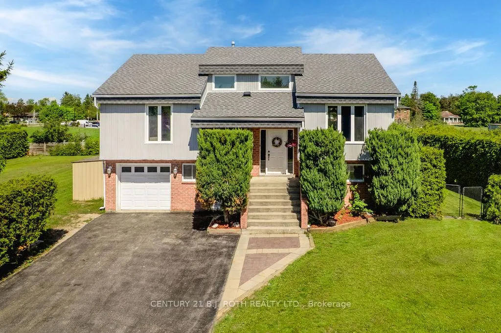 Photo 1 of 2823 Small Street, Innisfil, Stroud — HOMEH