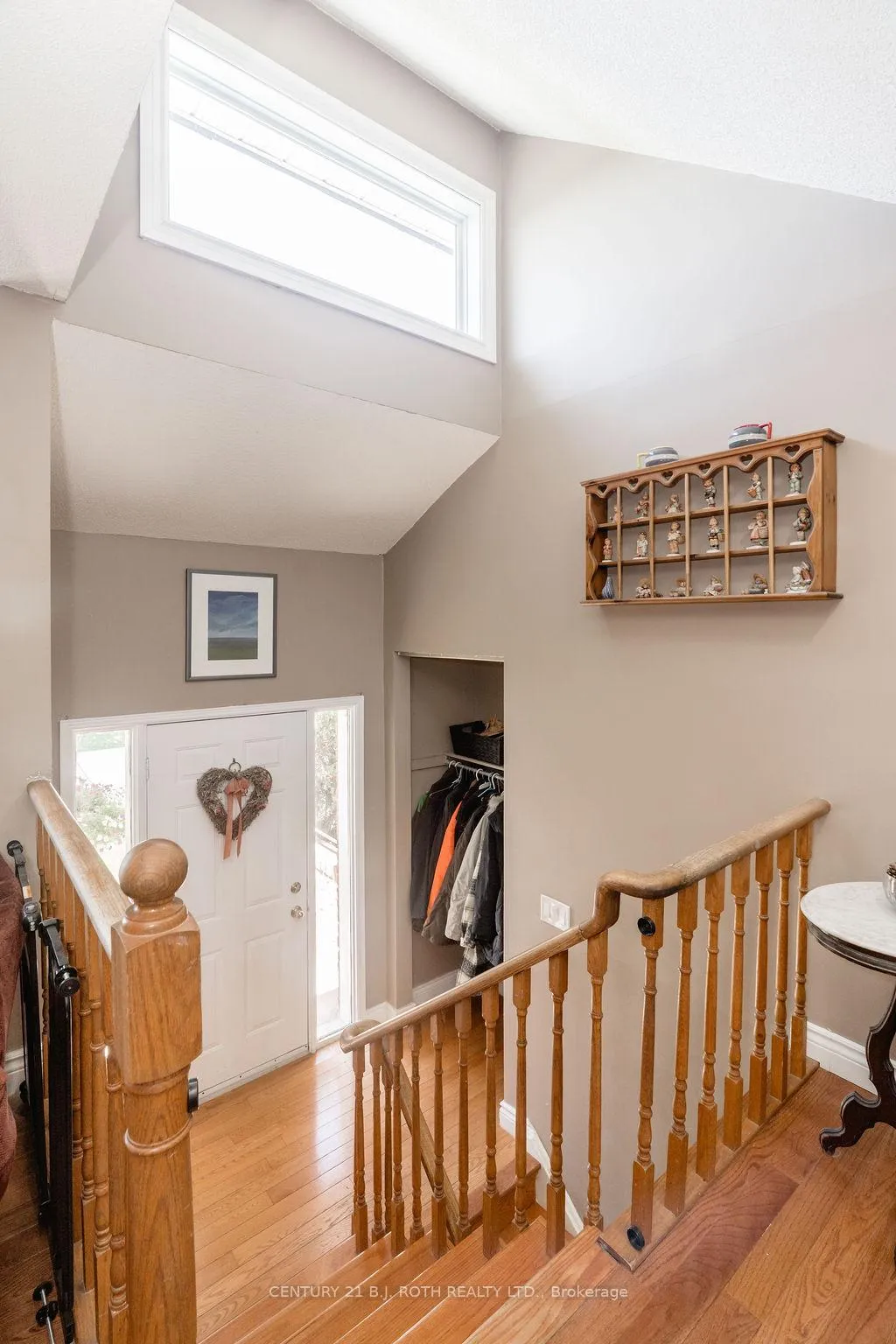 Photo 4 of 2823 Small Street, Innisfil, Stroud — HOMEH