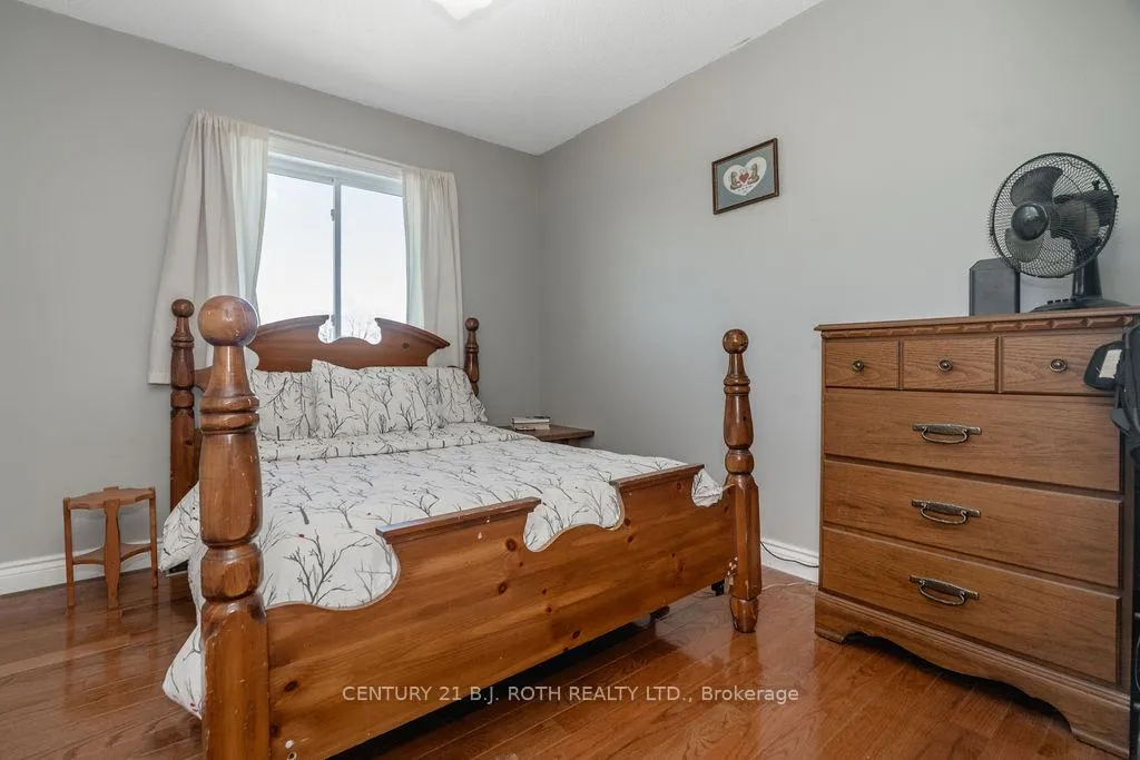 Photo 20 of 2823 Small Street, Innisfil, Stroud — HOMEH