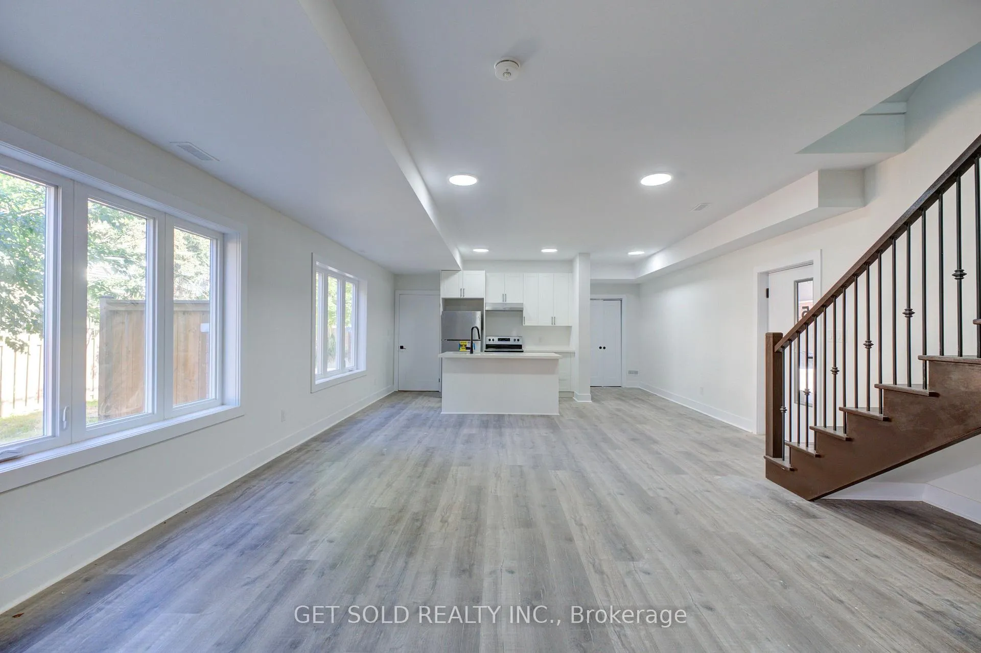 Photo 2 of Unit 5, 6701 Thorold Stone Road, Niagara Falls, Stamford — HOMEH