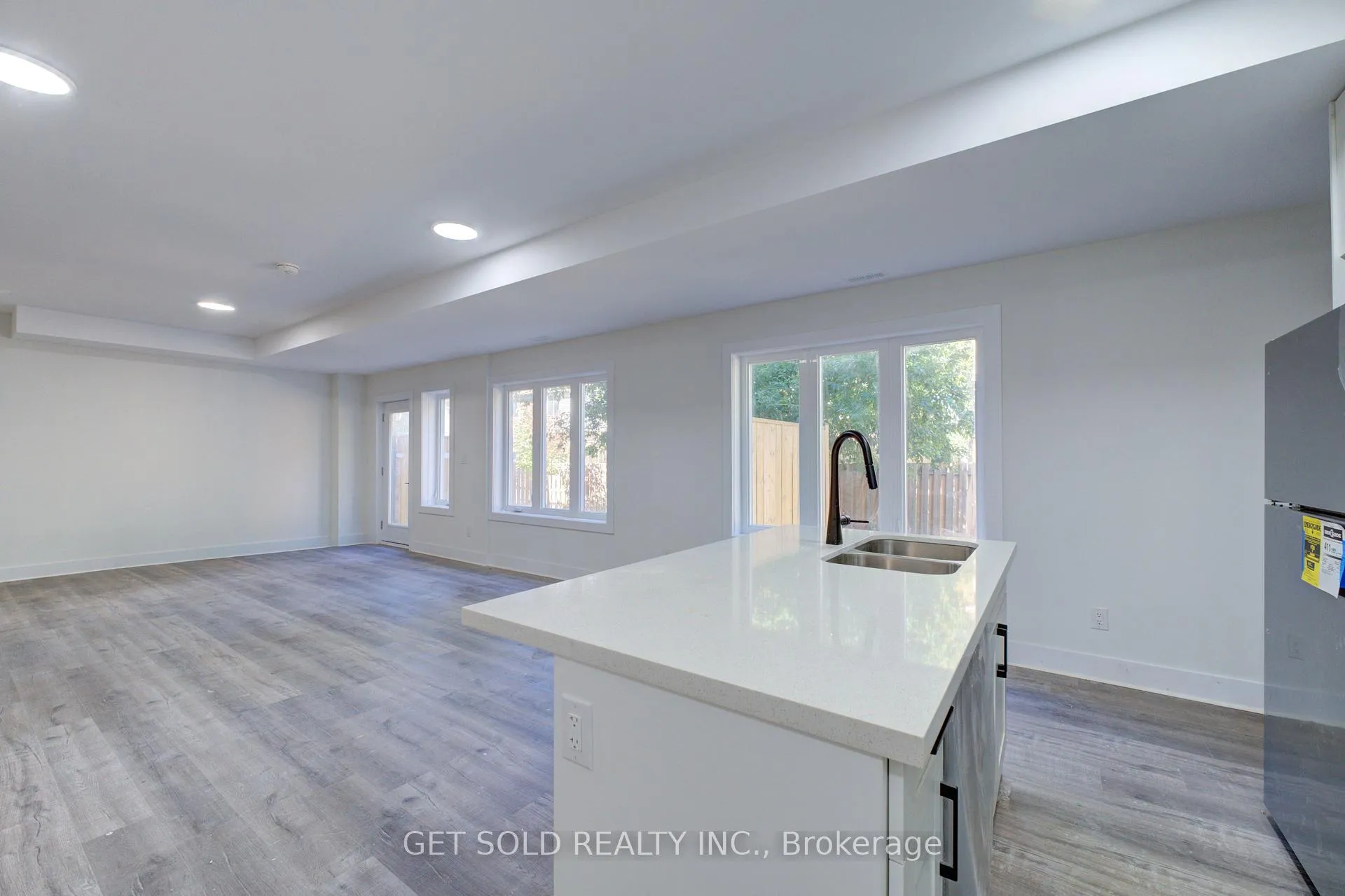Photo 5 of Unit 5, 6701 Thorold Stone Road, Niagara Falls, Stamford — HOMEH