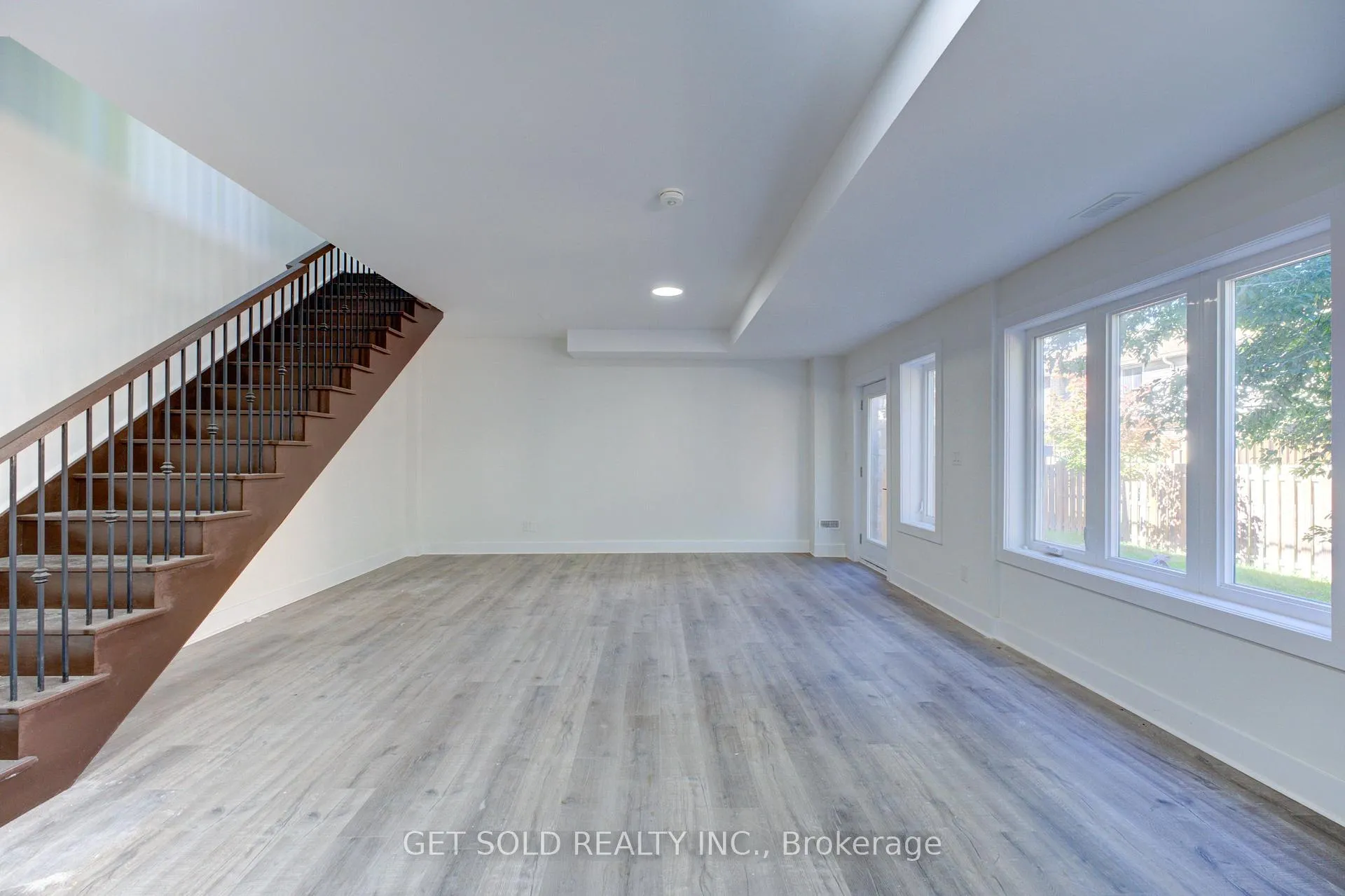 Photo 7 of Unit 5, 6701 Thorold Stone Road, Niagara Falls, Stamford — HOMEH