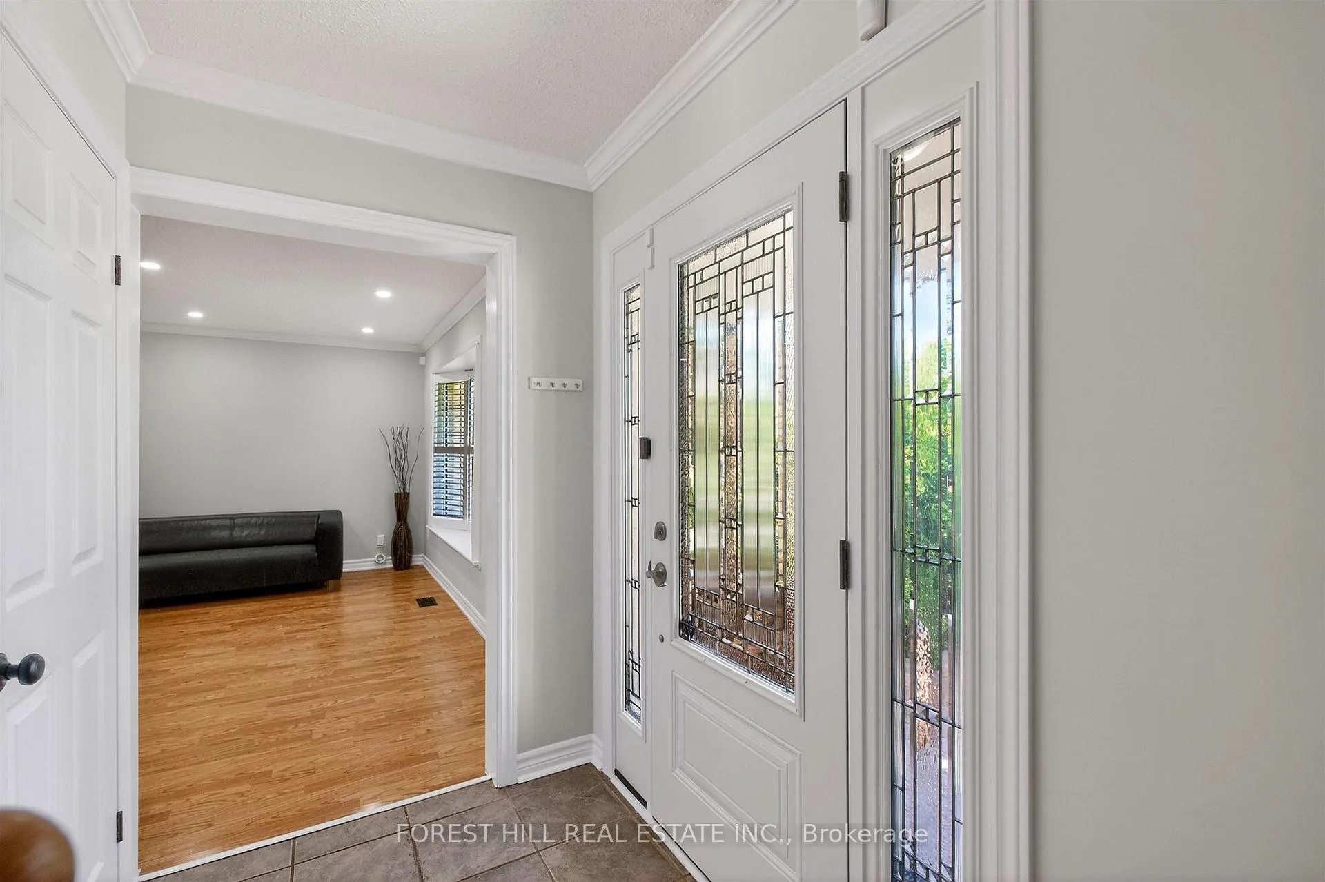 Photo 5 of 51 Winston Crescent, Whitby, Blue Grass Meadows — HOMEH