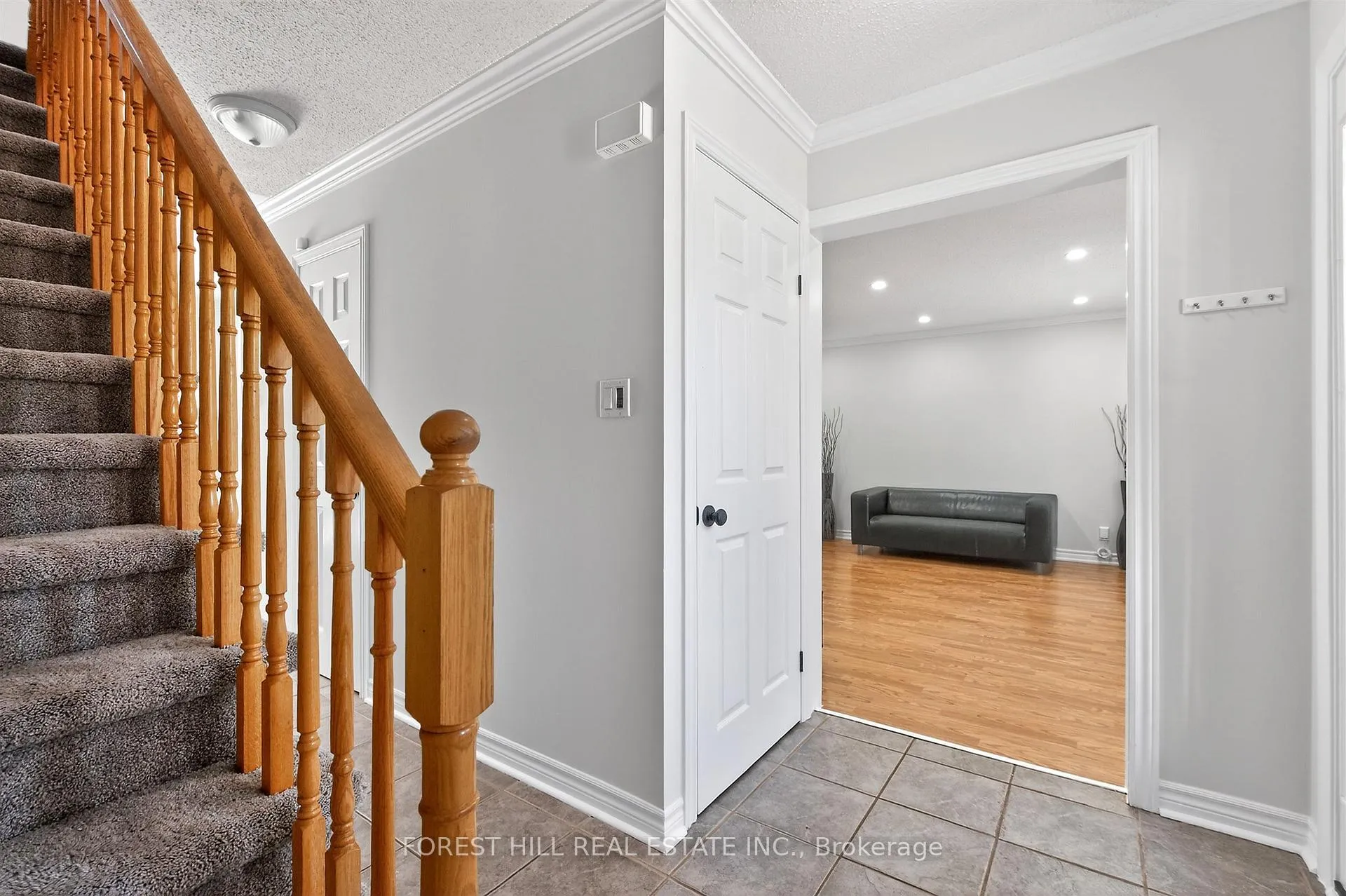 Photo 7 of 51 Winston Crescent, Whitby, Blue Grass Meadows — HOMEH
