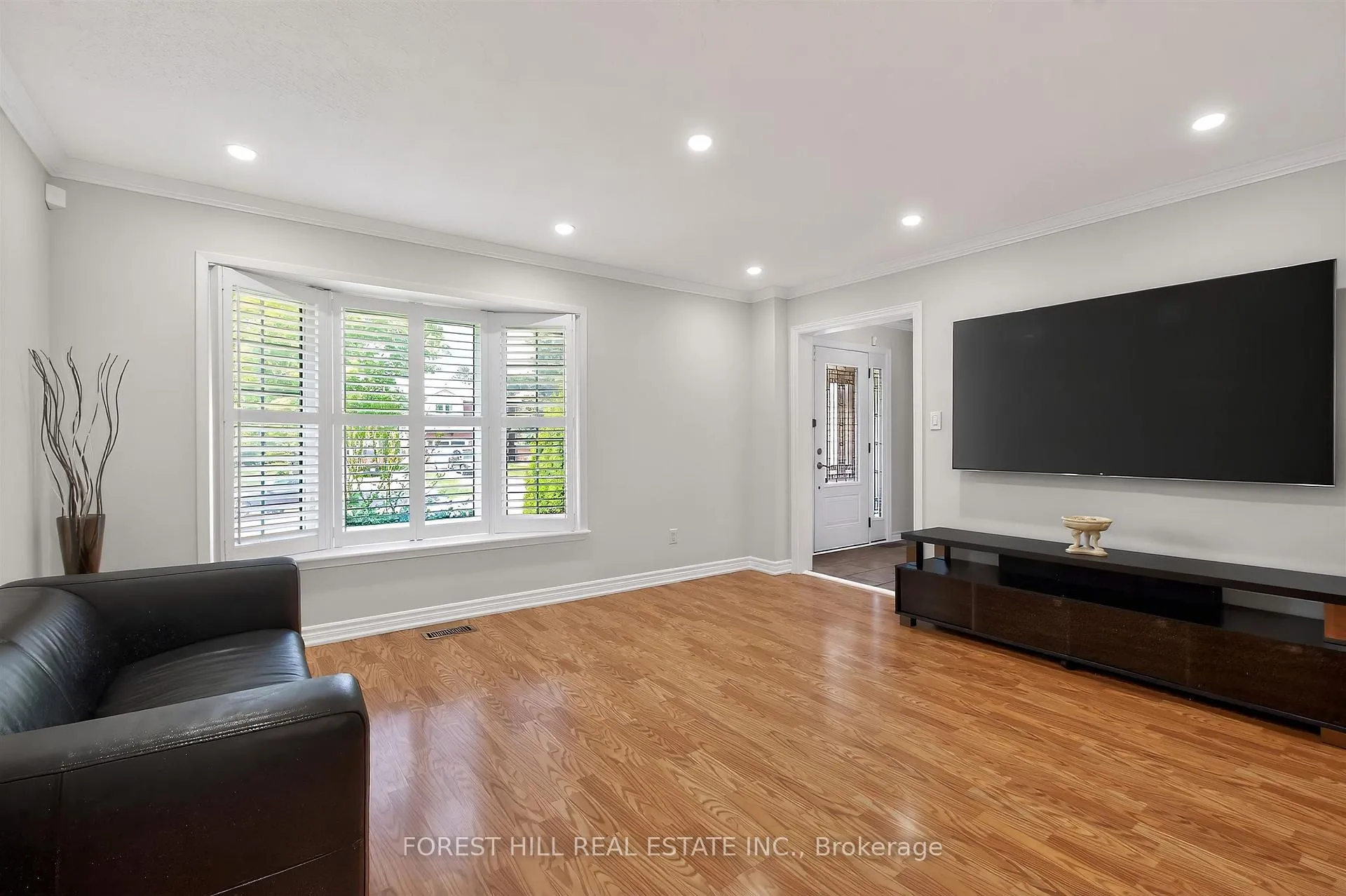 Photo 9 of 51 Winston Crescent, Whitby, Blue Grass Meadows — HOMEH