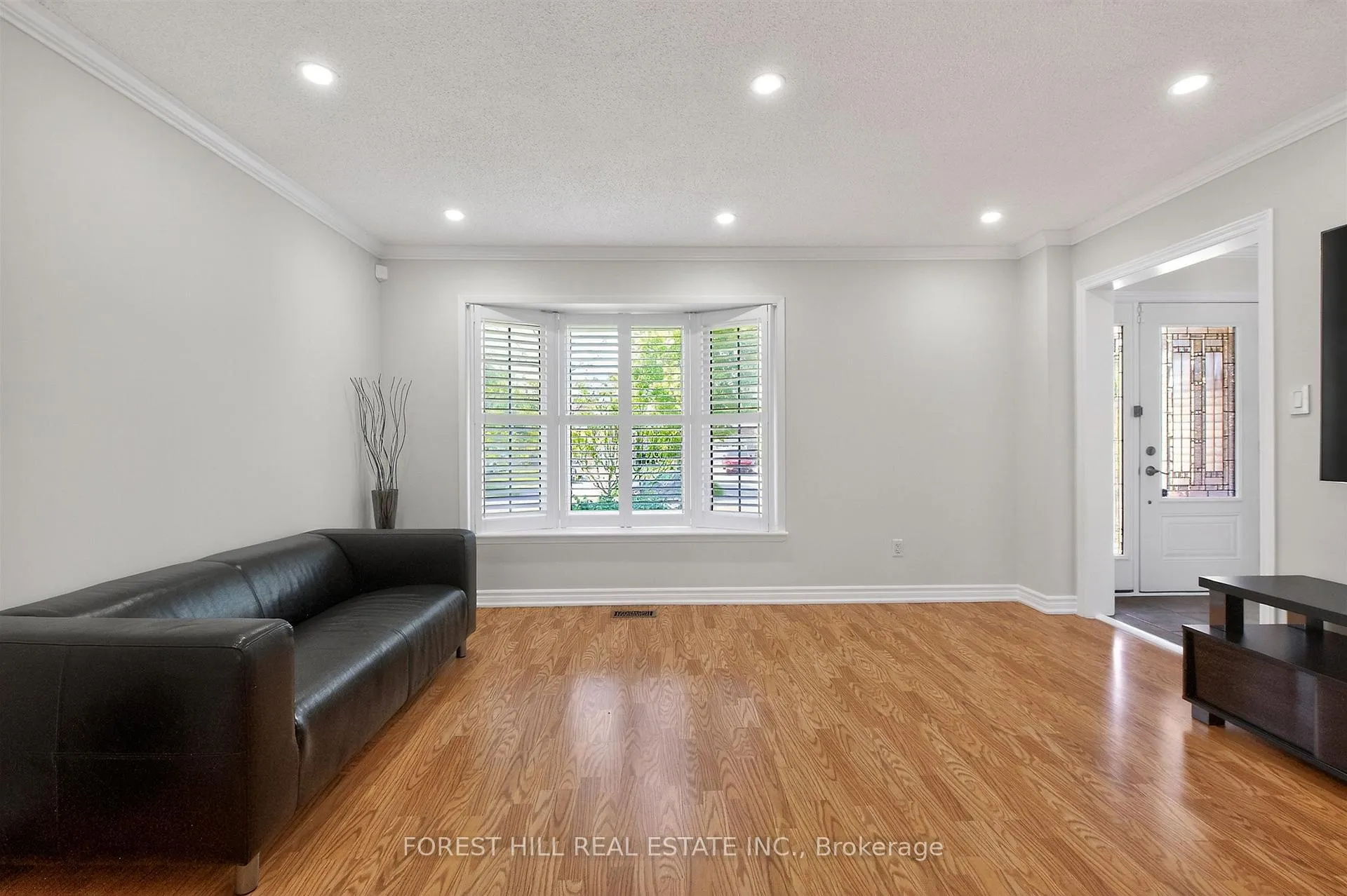Photo 10 of 51 Winston Crescent, Whitby, Blue Grass Meadows — HOMEH