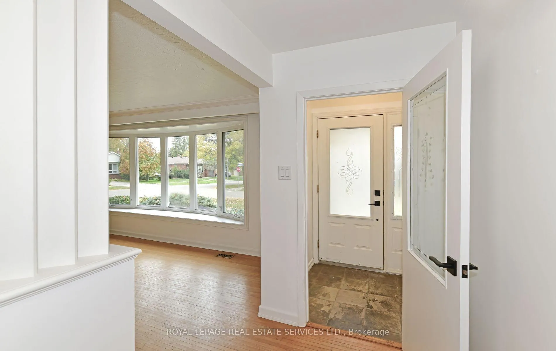 Photo 2 of 3 Kellogg Street, Etobicoke, Stonegate-Queensway — HOMEH