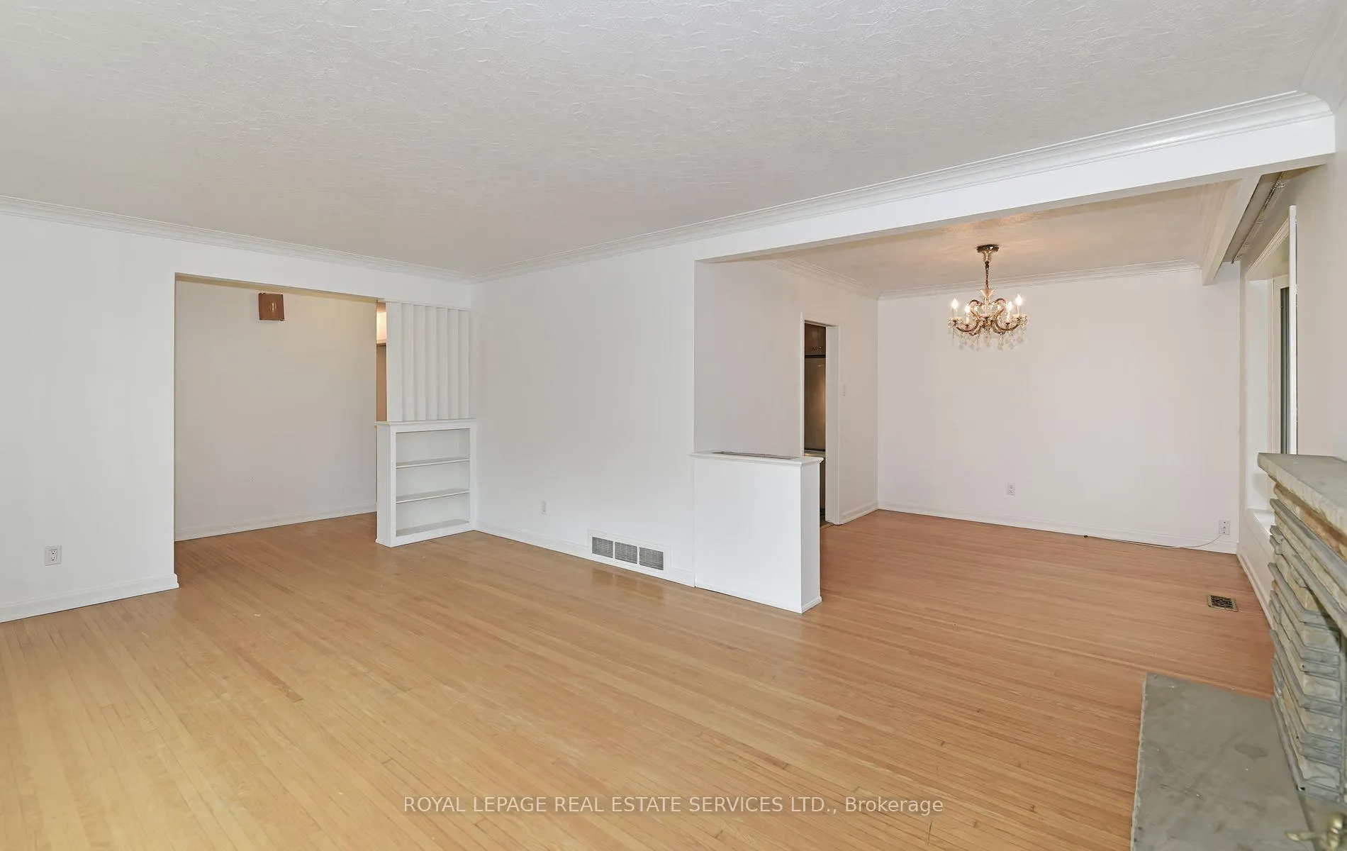 Photo 3 of 3 Kellogg Street, Etobicoke, Stonegate-Queensway — HOMEH