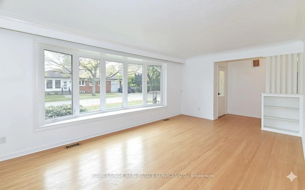 Photo 4 of 3 Kellogg Street, Etobicoke, Stonegate-Queensway — HOMEH
