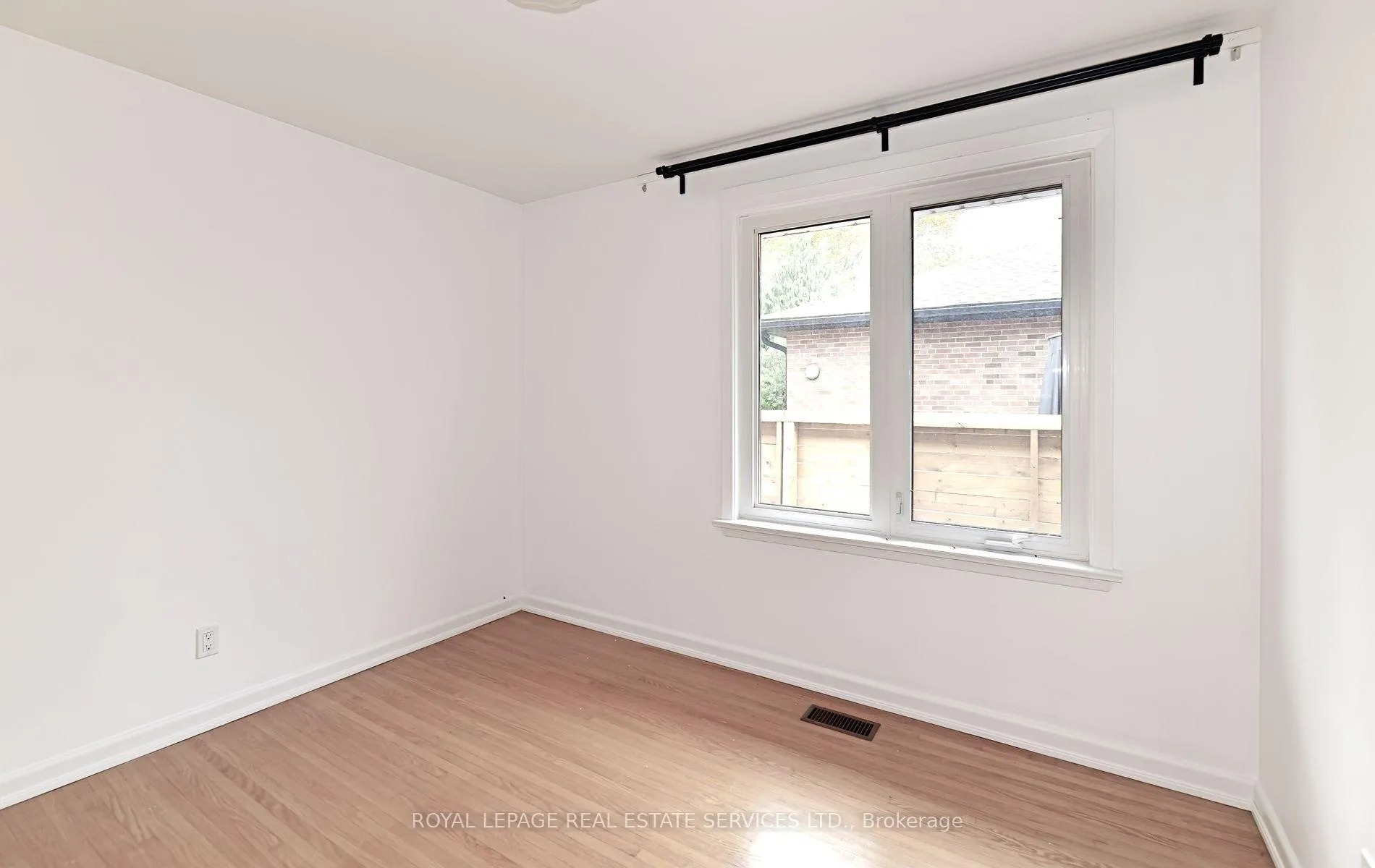 Photo 16 of 3 Kellogg Street, Etobicoke, Stonegate-Queensway — HOMEH