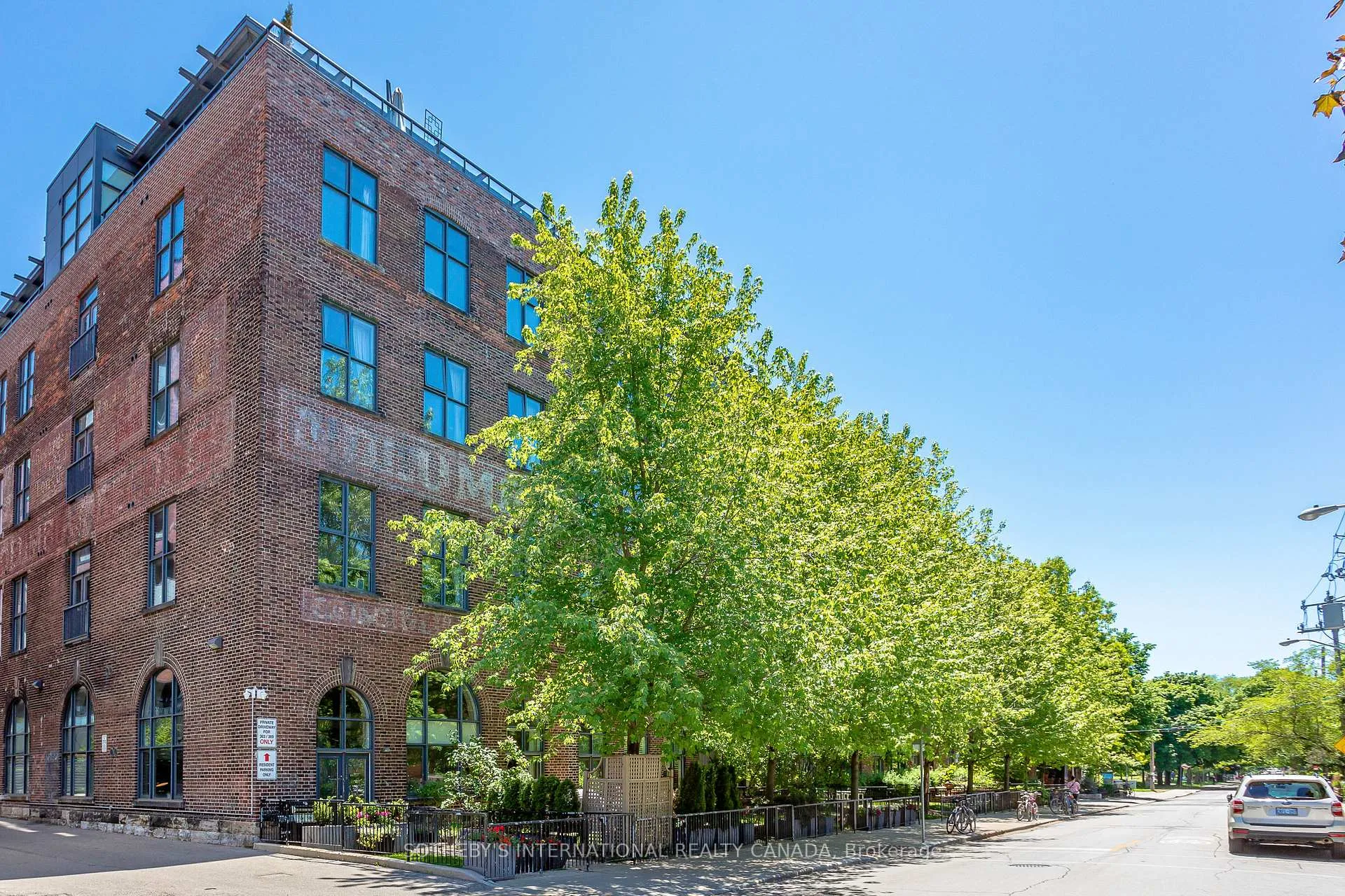 Photo 1 of Unit 402, 369 Sorauren Avenue, Toronto, Roncesvalles — HOMEH