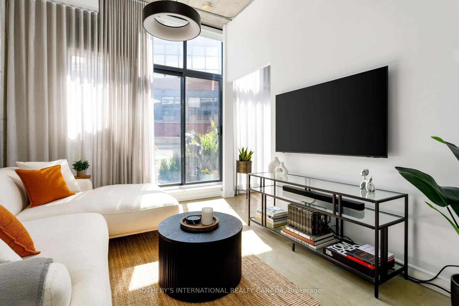 Photo 12 of Unit 402, 369 Sorauren Avenue, Toronto, Roncesvalles — HOMEH