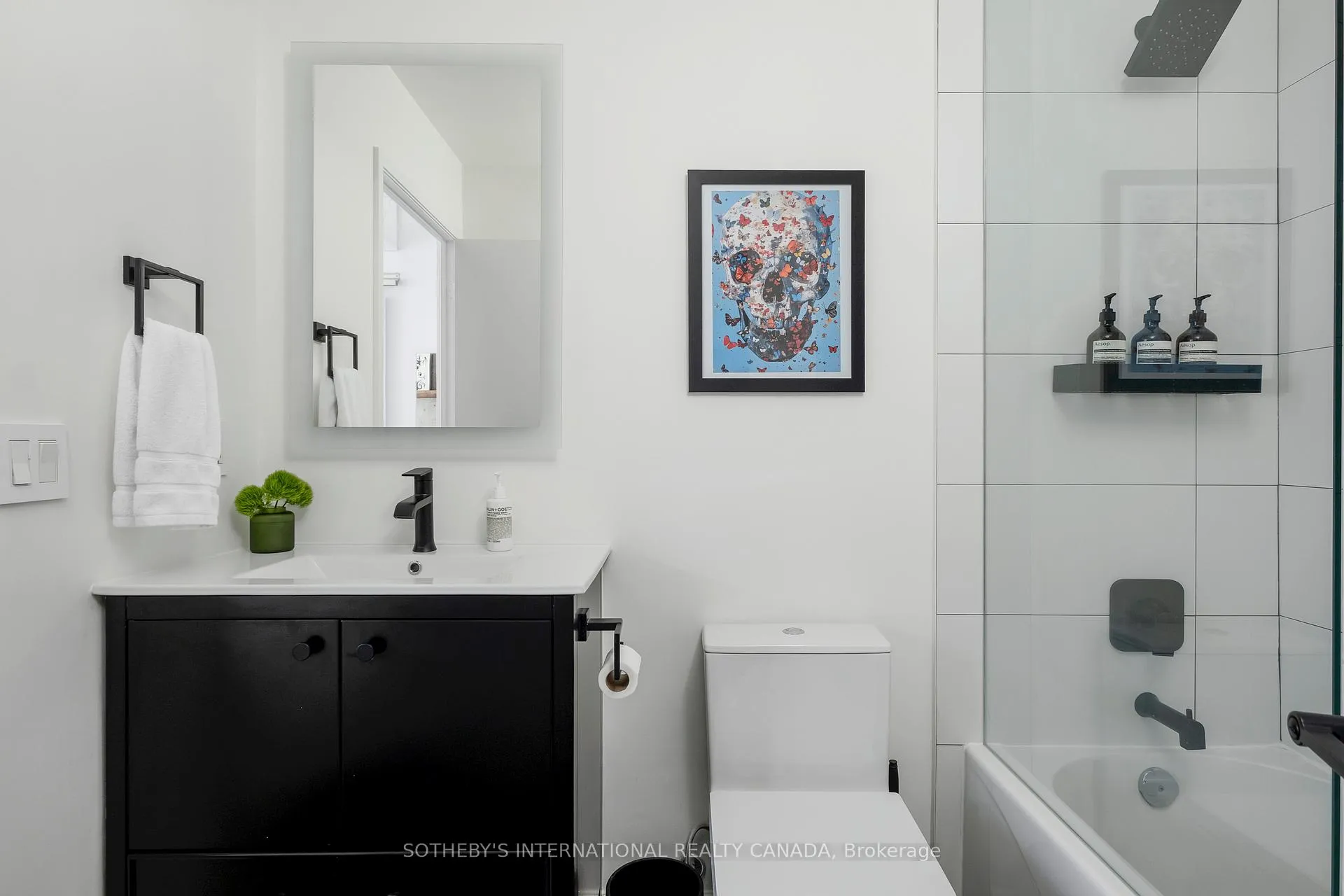 Photo 22 of Unit 402, 369 Sorauren Avenue, Toronto, Roncesvalles — HOMEH