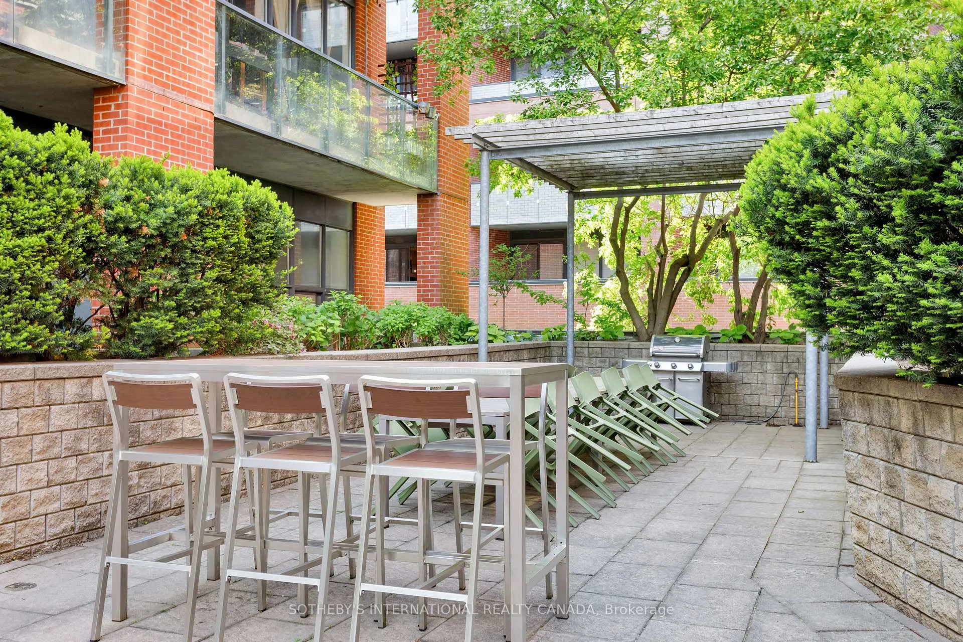 Photo 32 of Unit 402, 369 Sorauren Avenue, Toronto, Roncesvalles — HOMEH