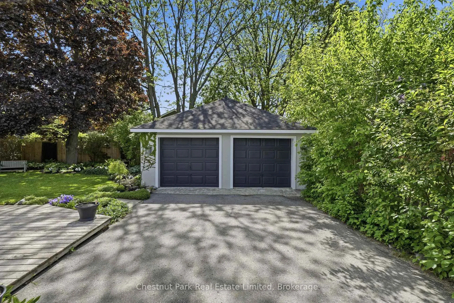Photo 3 of 16 Jane Street, Prince Edward County, Picton Ward — HOMEH