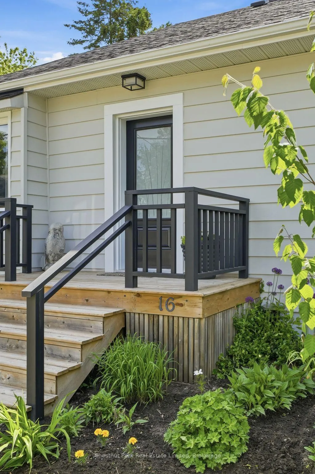 Photo 4 of 16 Jane Street, Prince Edward County, Picton Ward — HOMEH