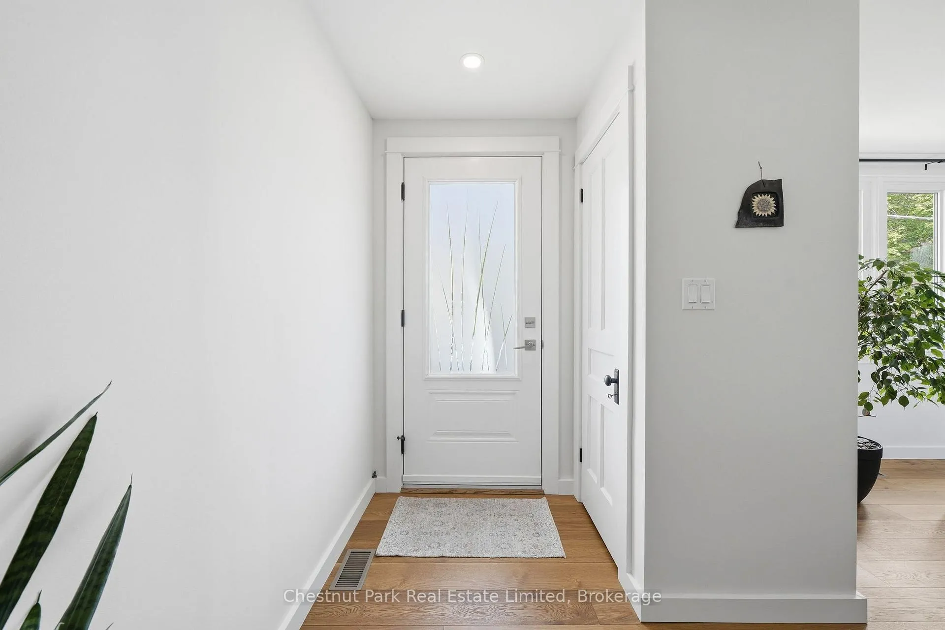 Photo 5 of 16 Jane Street, Prince Edward County, Picton Ward — HOMEH