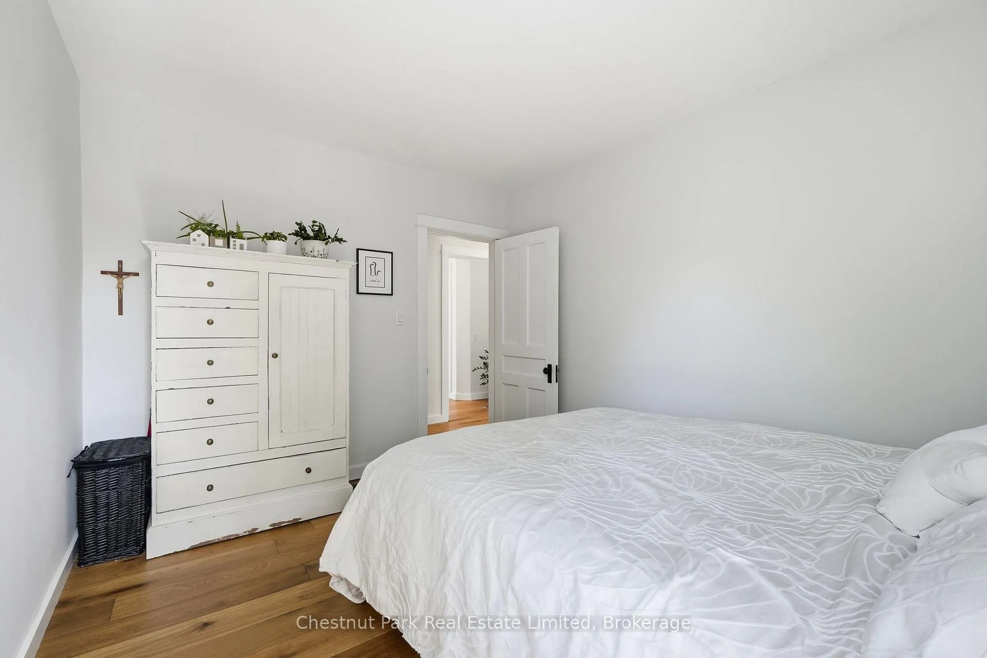 Photo 24 of 16 Jane Street, Prince Edward County, Picton Ward — HOMEH