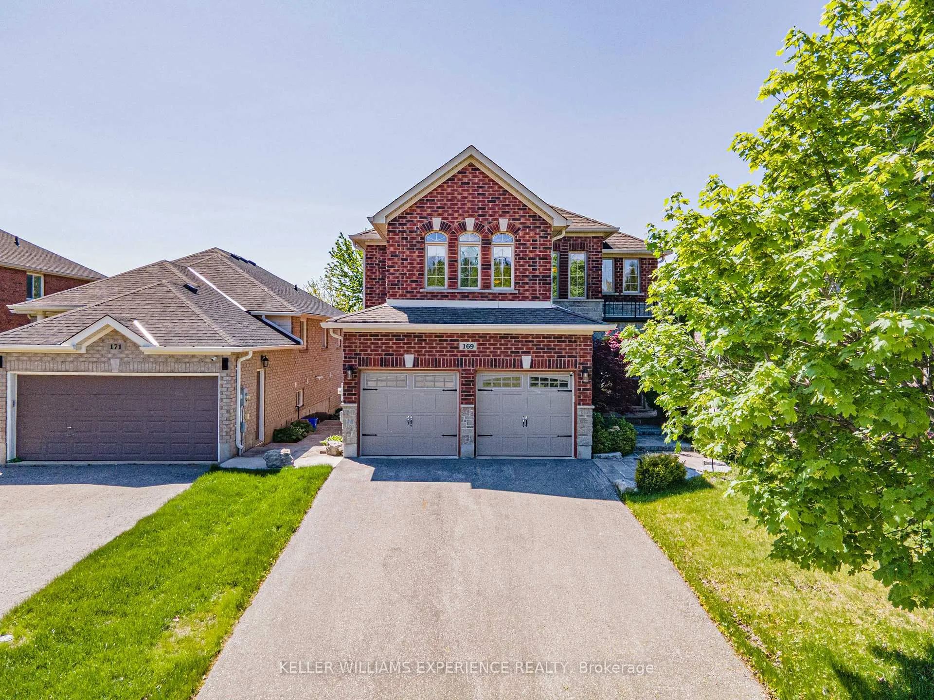 Photo 2 of 169 Birkhall Place, Barrie, Innis-Shore — HOMEH
