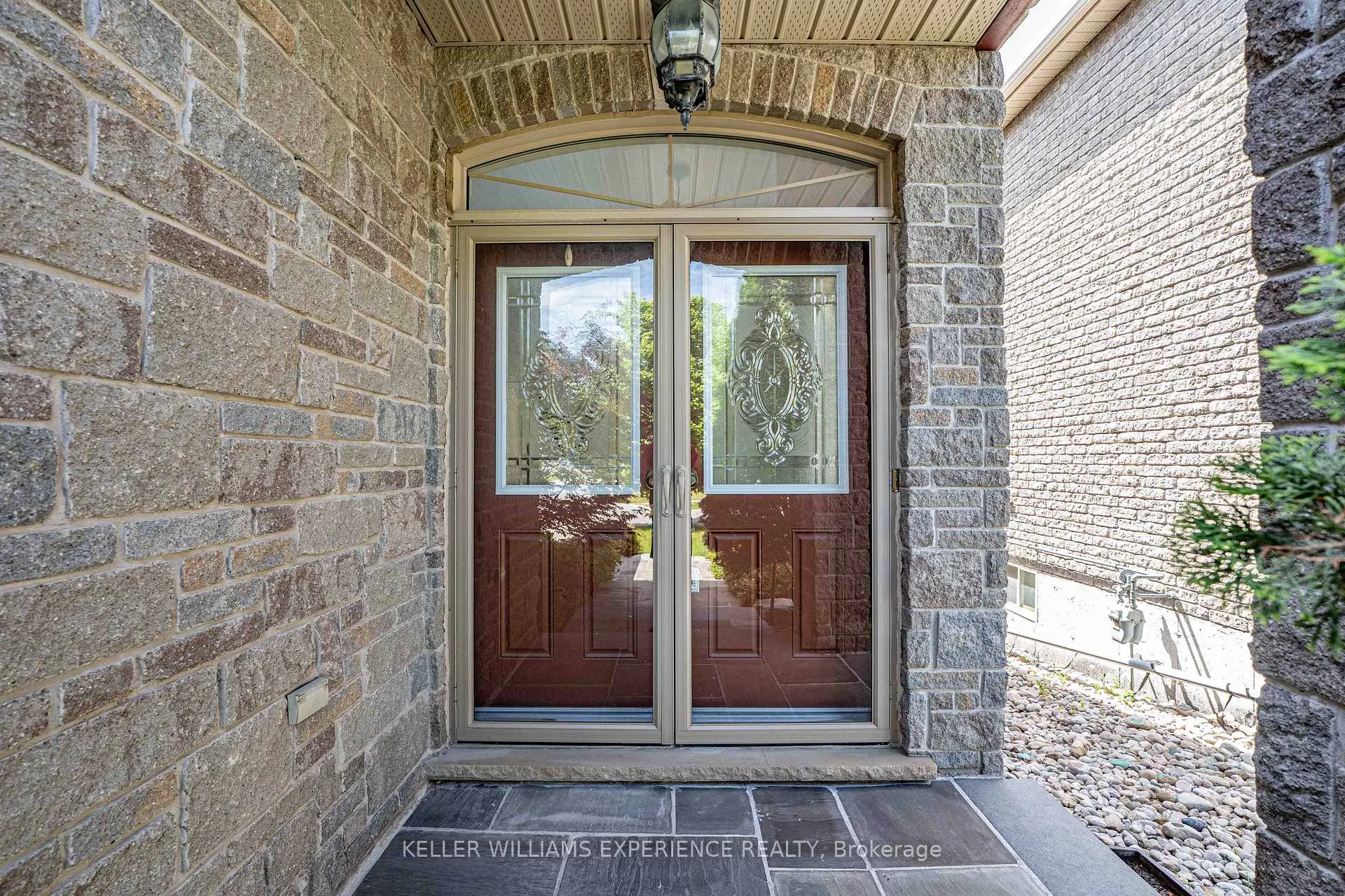 Photo 6 of 169 Birkhall Place, Barrie, Innis-Shore — HOMEH