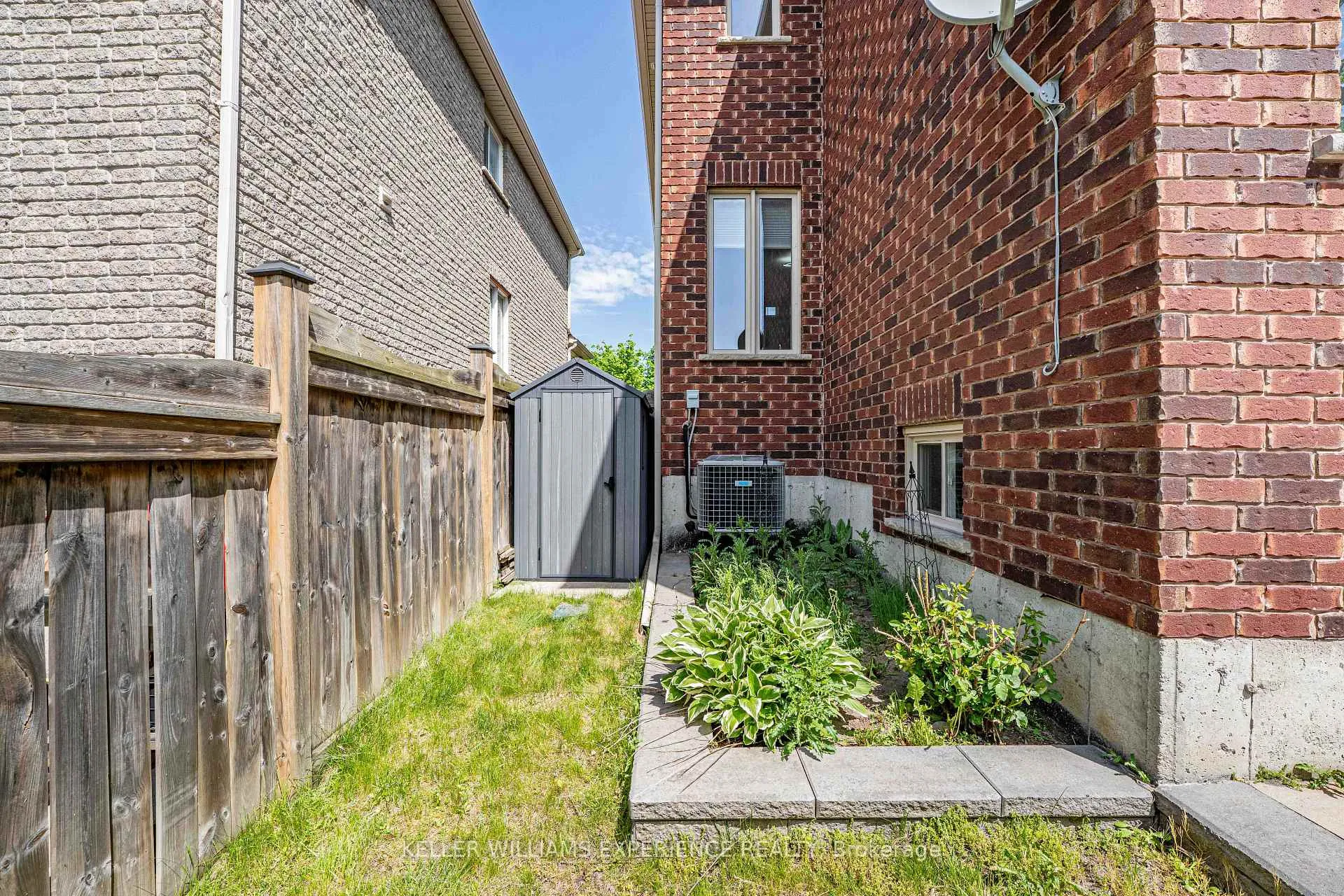 Photo 32 of 169 Birkhall Place, Barrie, Innis-Shore — HOMEH