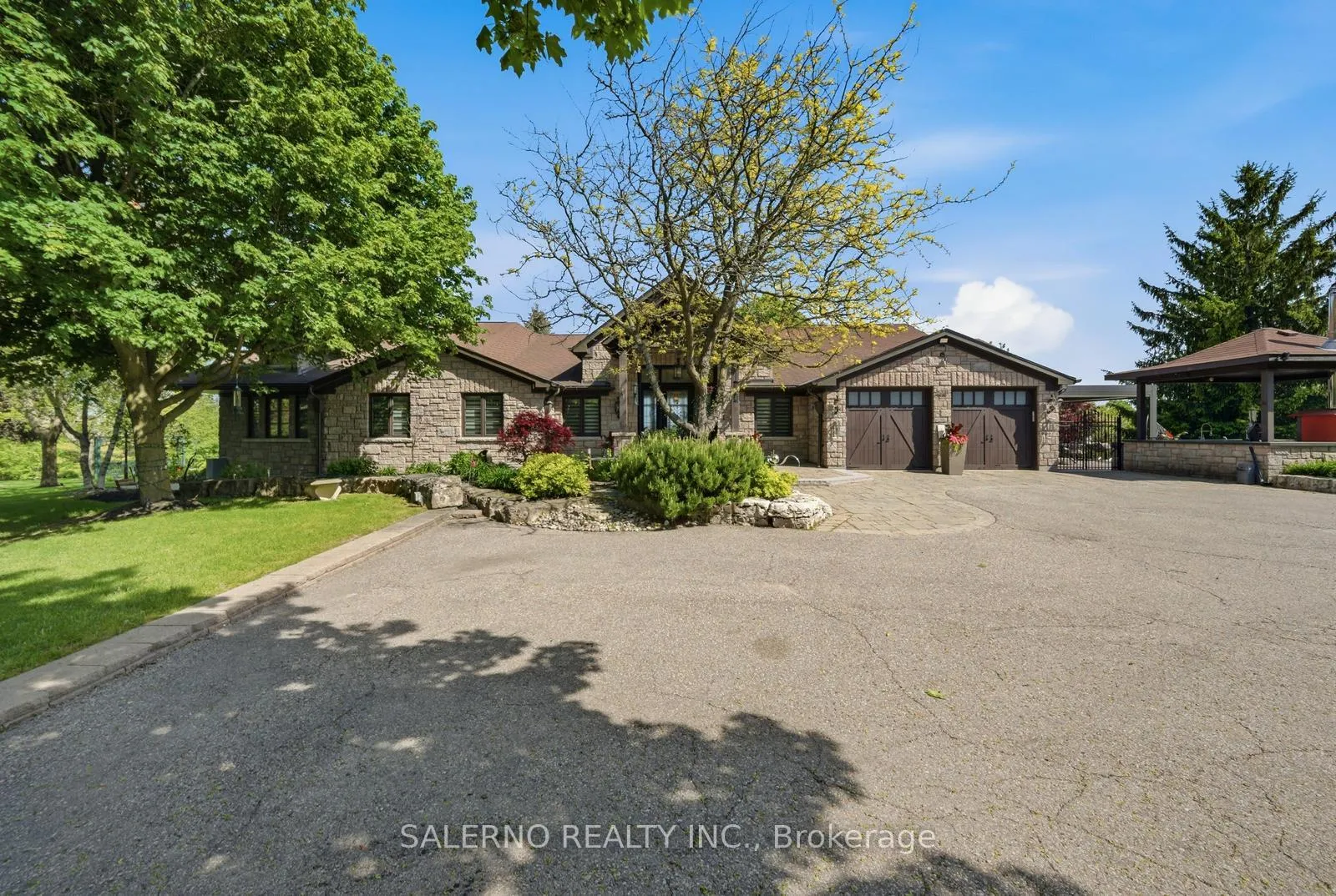 Photo 3 of 500 Glasgow Road, Caledon, Bolton West — HOMEH