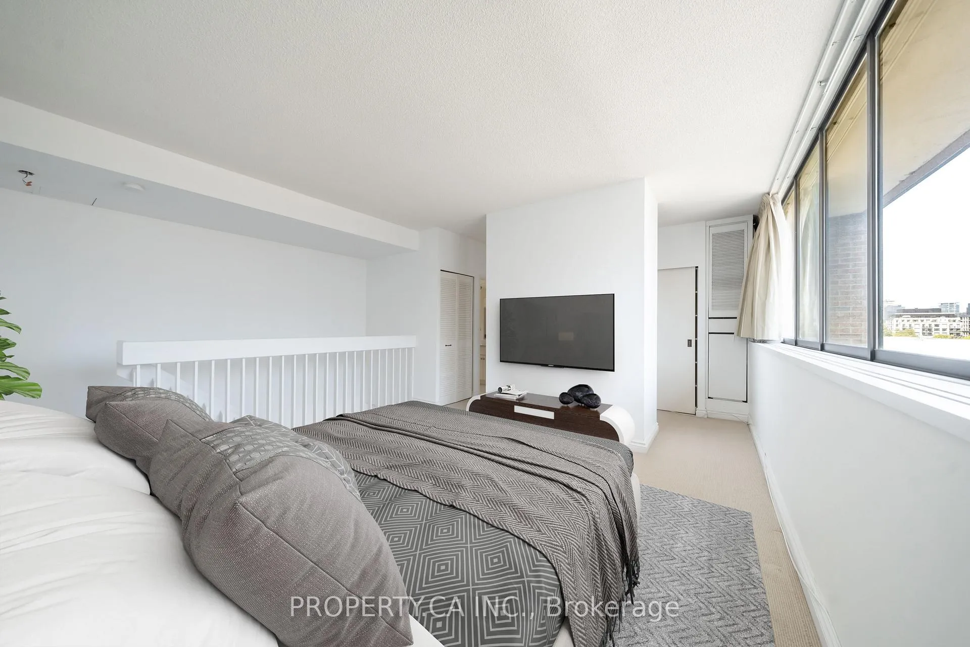 Photo 6 of Unit 606, 55a Avenue Road, Toronto, The Annex — HOMEH
