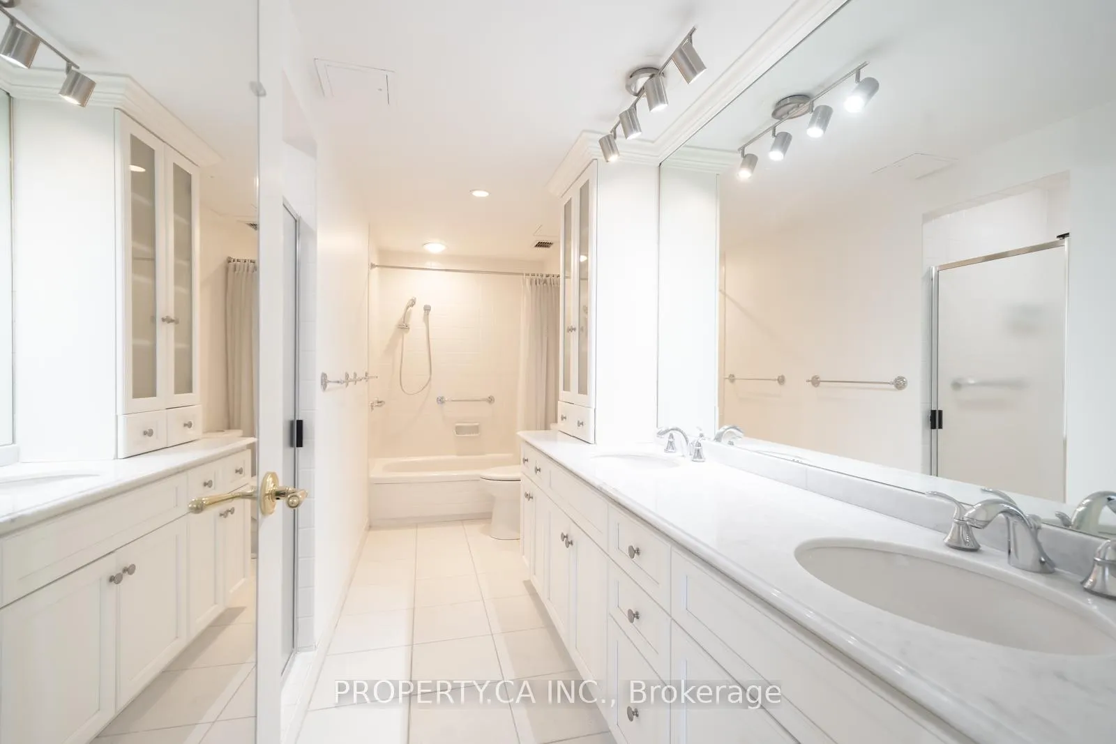 Photo 8 of Unit 606, 55a Avenue Road, Toronto, The Annex — HOMEH