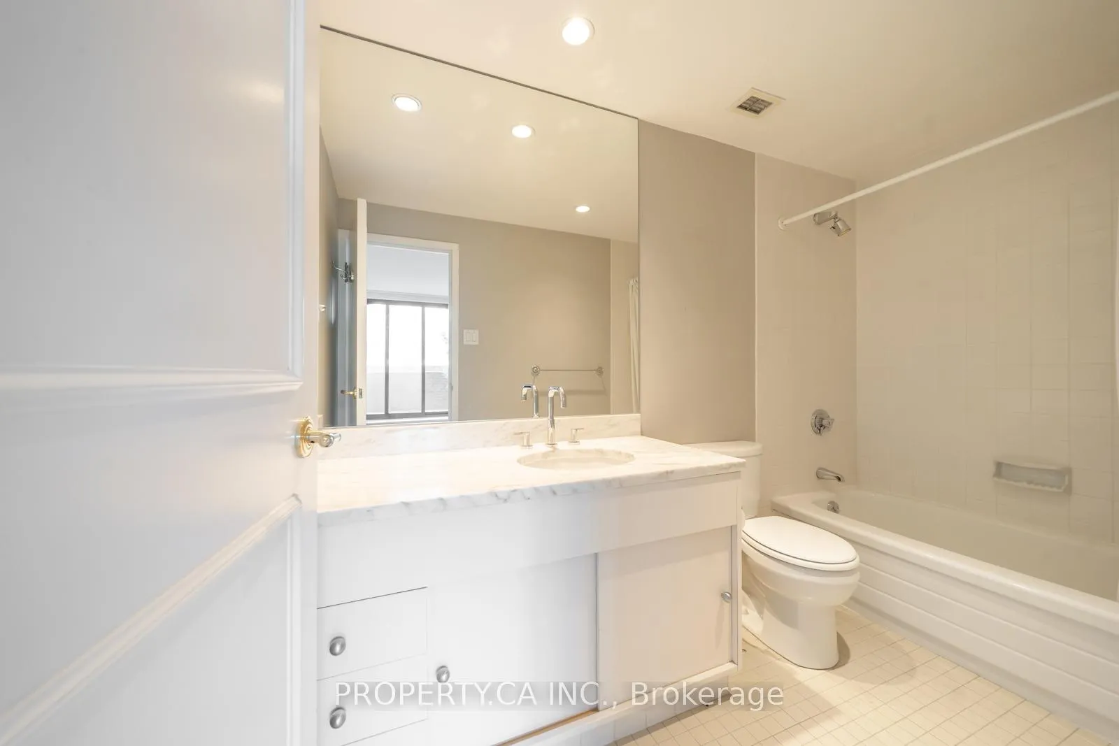 Photo 11 of Unit 606, 55a Avenue Road, Toronto, The Annex — HOMEH