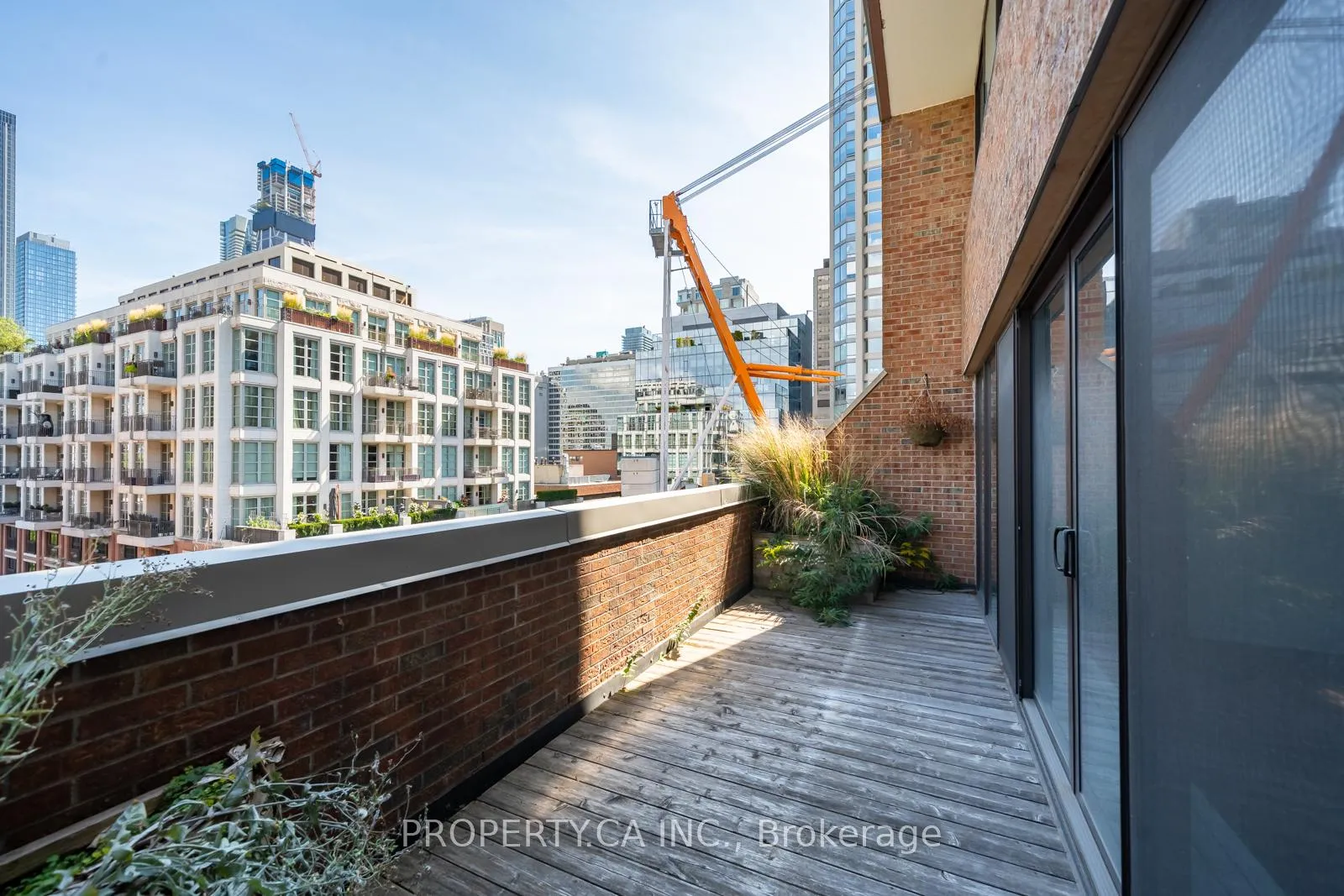 Photo 15 of Unit 606, 55a Avenue Road, Toronto, The Annex — HOMEH
