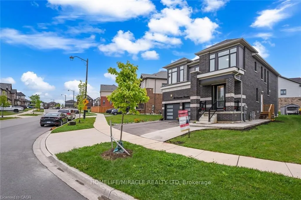 Photo 2 of 116 Crossmore Crescent, Waterloo — HOMEH