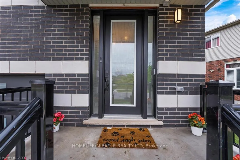 Photo 4 of 116 Crossmore Crescent, Waterloo — HOMEH